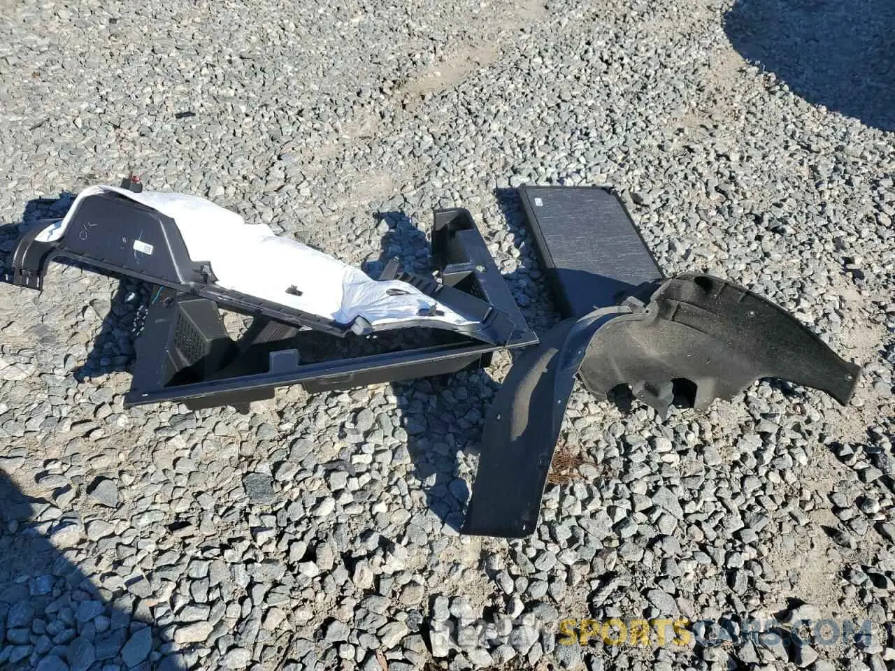 12 Photograph of a damaged car 3GKALVEV0LL339320 GMC TERRAIN 2020