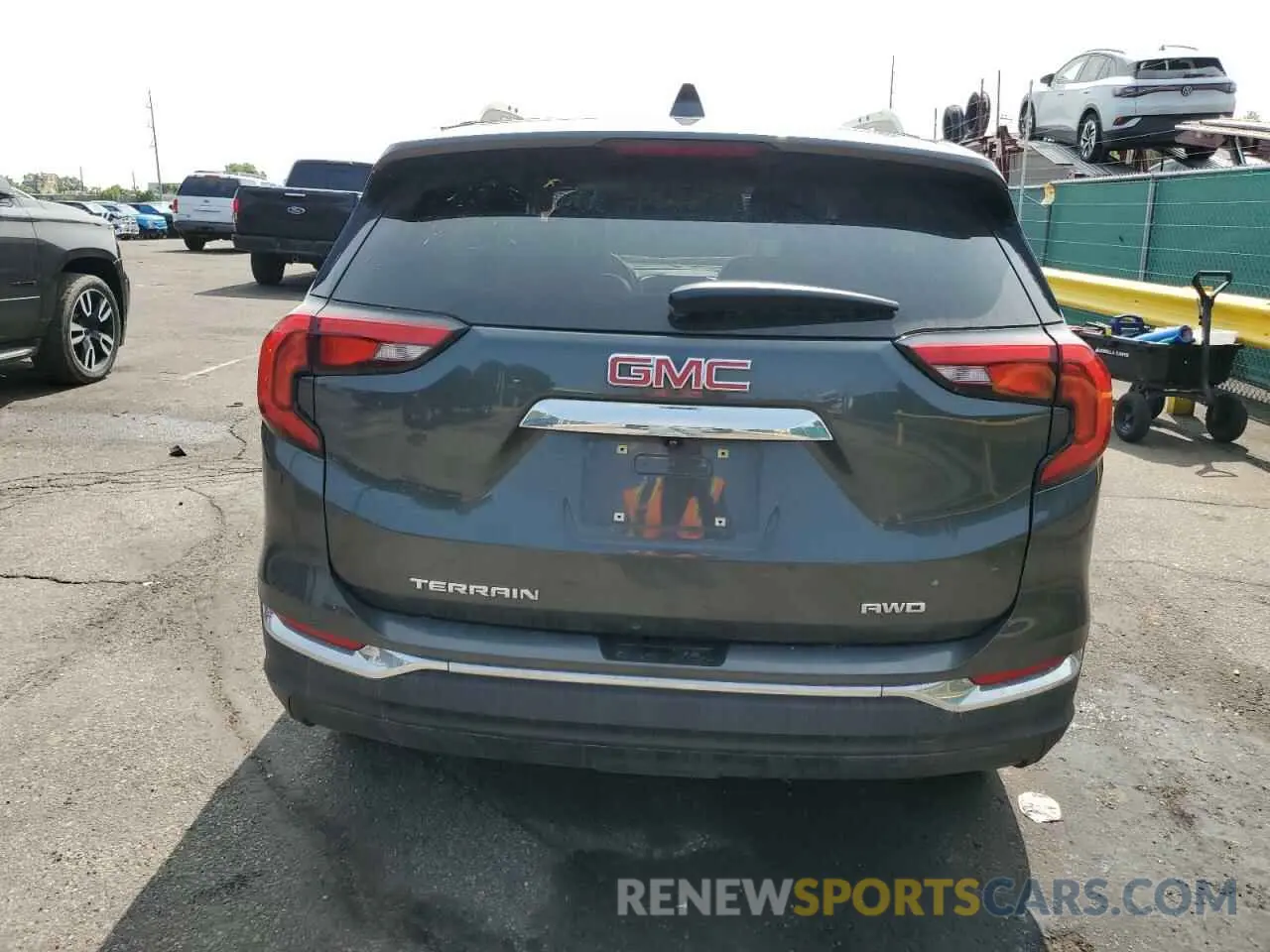6 Photograph of a damaged car 3GKALVEV1LL125257 GMC TERRAIN 2020
