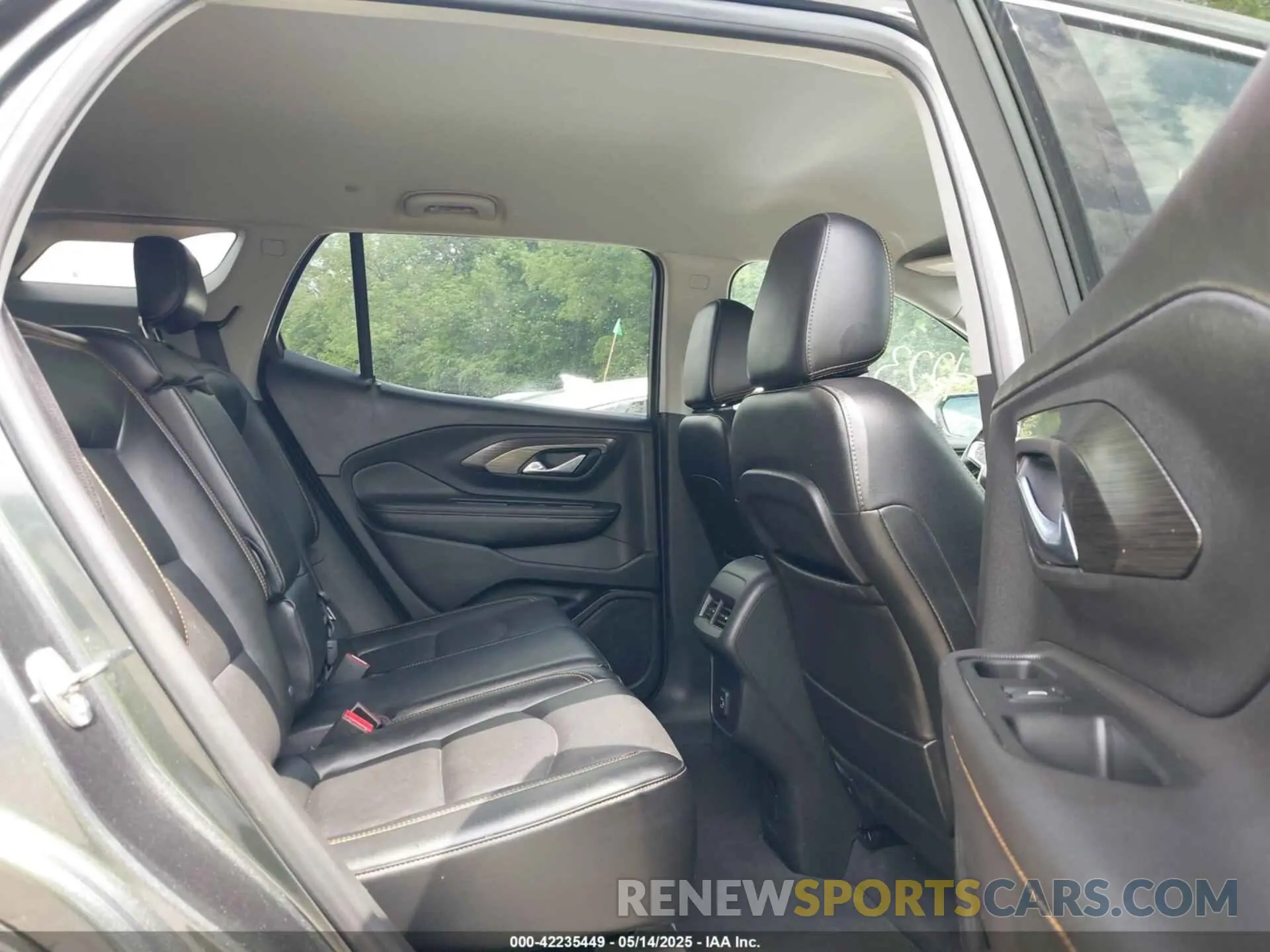 8 Photograph of a damaged car 3GKALVEV2LL118589 GMC TERRAIN 2020