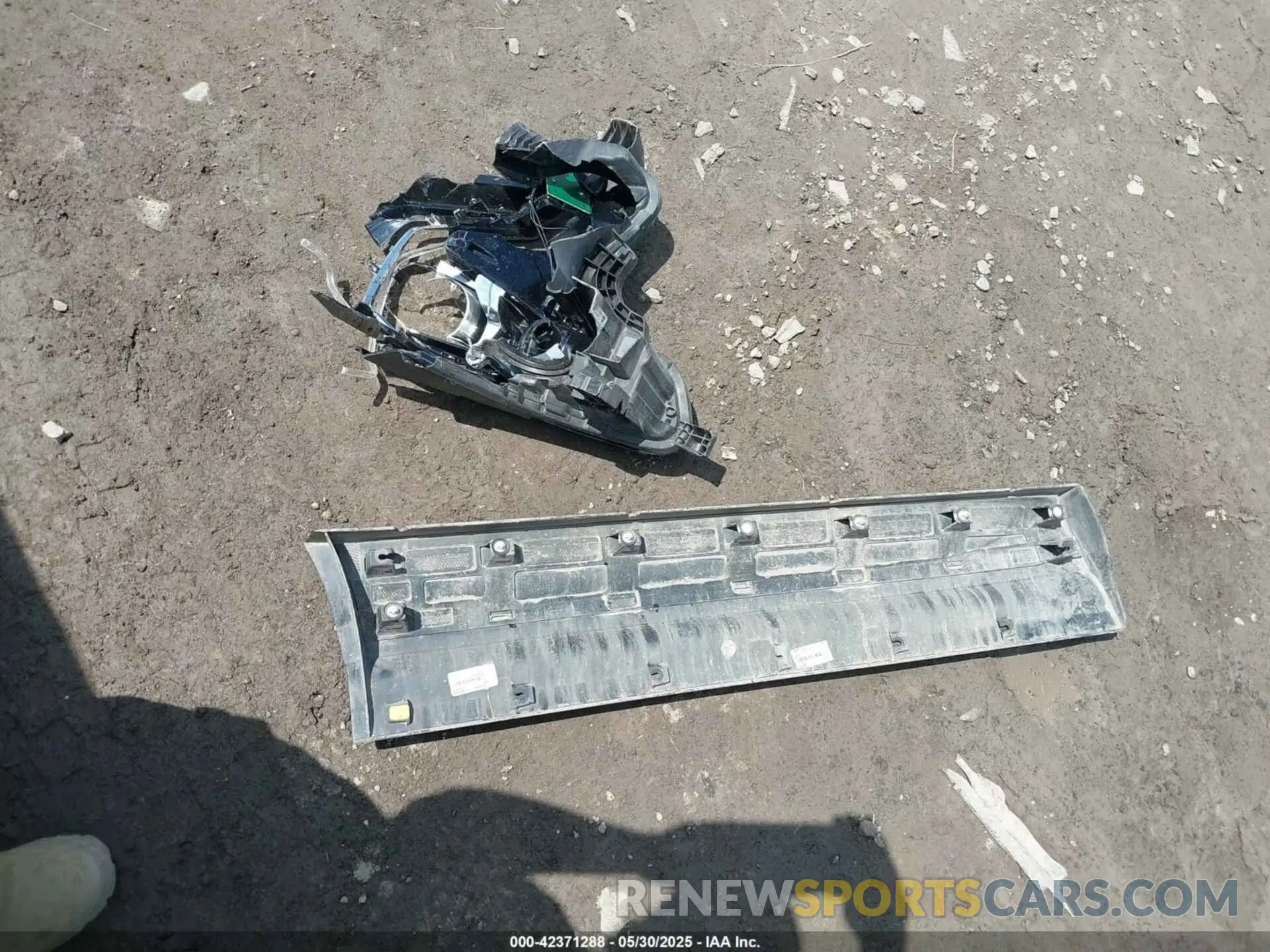 11 Photograph of a damaged car 3GKALVEV2LL259355 GMC TERRAIN 2020