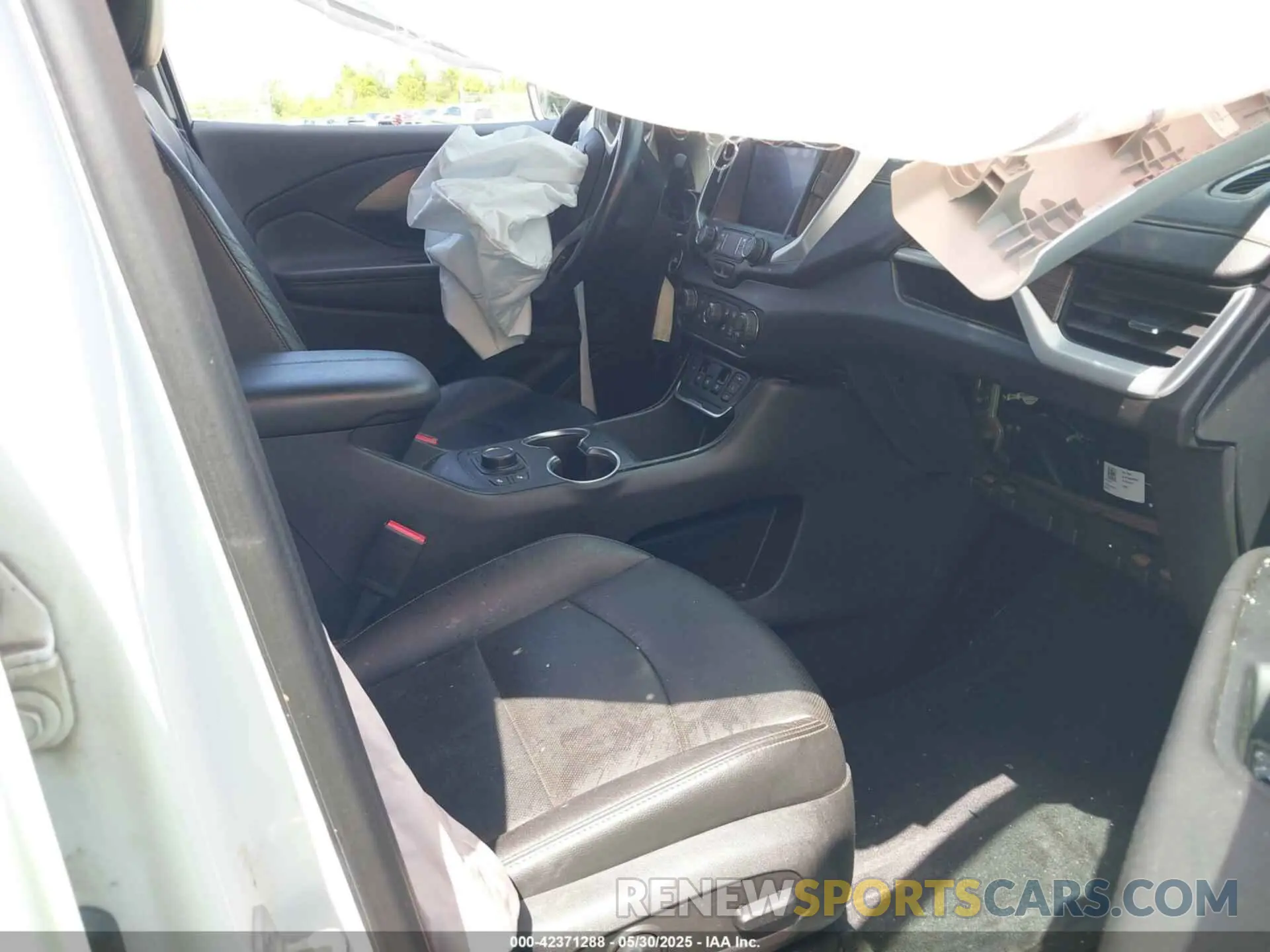 5 Photograph of a damaged car 3GKALVEV2LL259355 GMC TERRAIN 2020