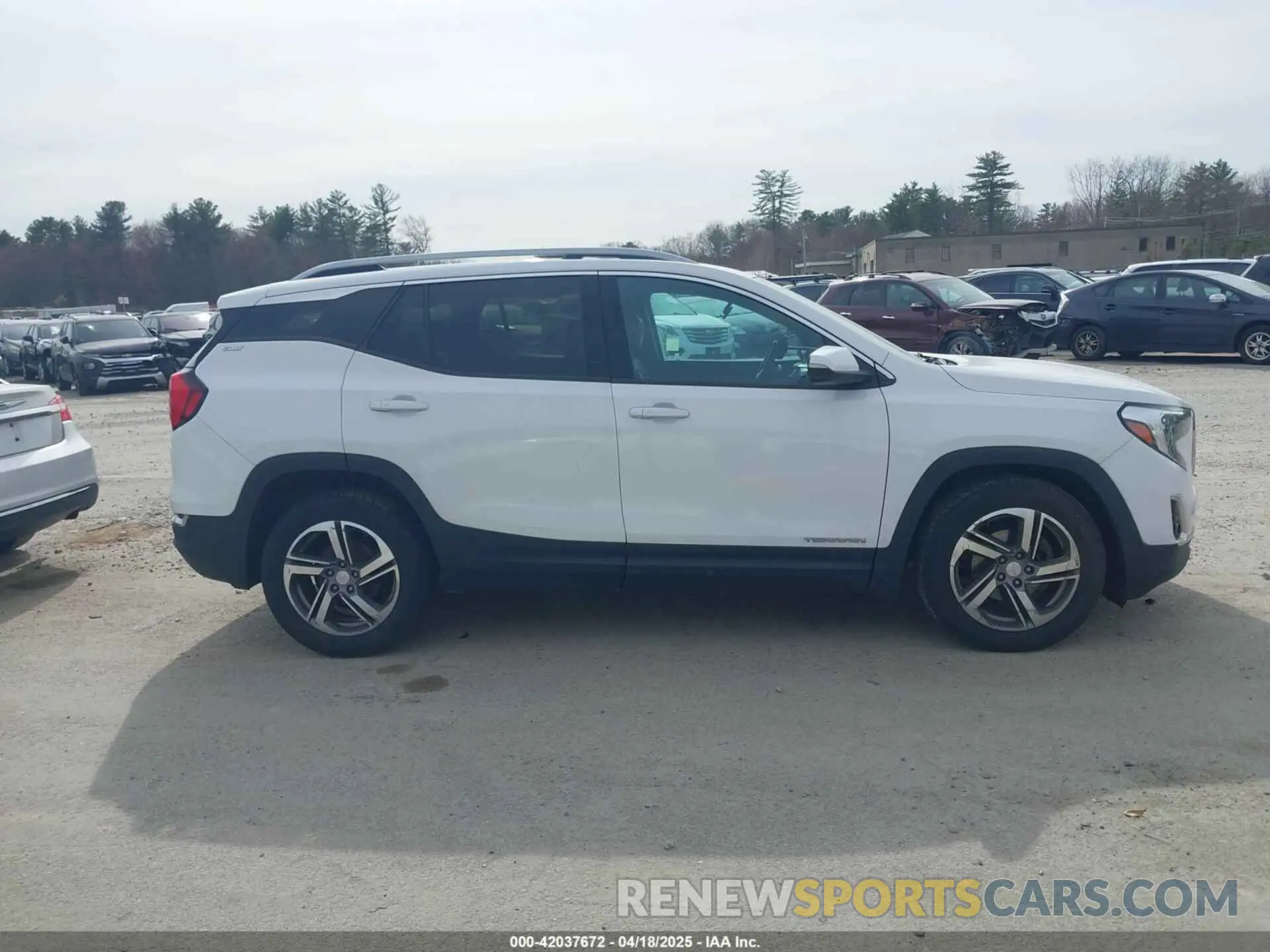 13 Photograph of a damaged car 3GKALVEV3LL129245 GMC TERRAIN 2020