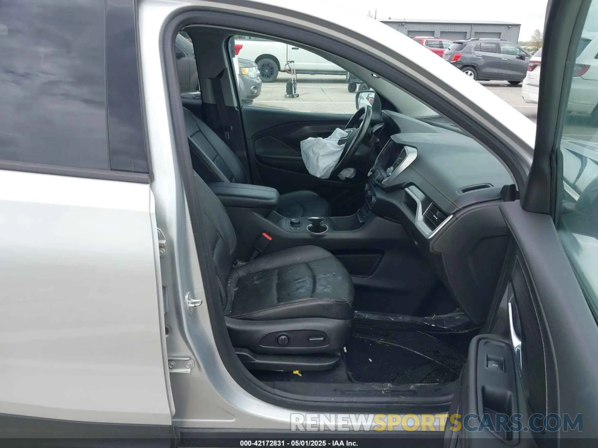 5 Photograph of a damaged car 3GKALVEV3LL267285 GMC TERRAIN 2020