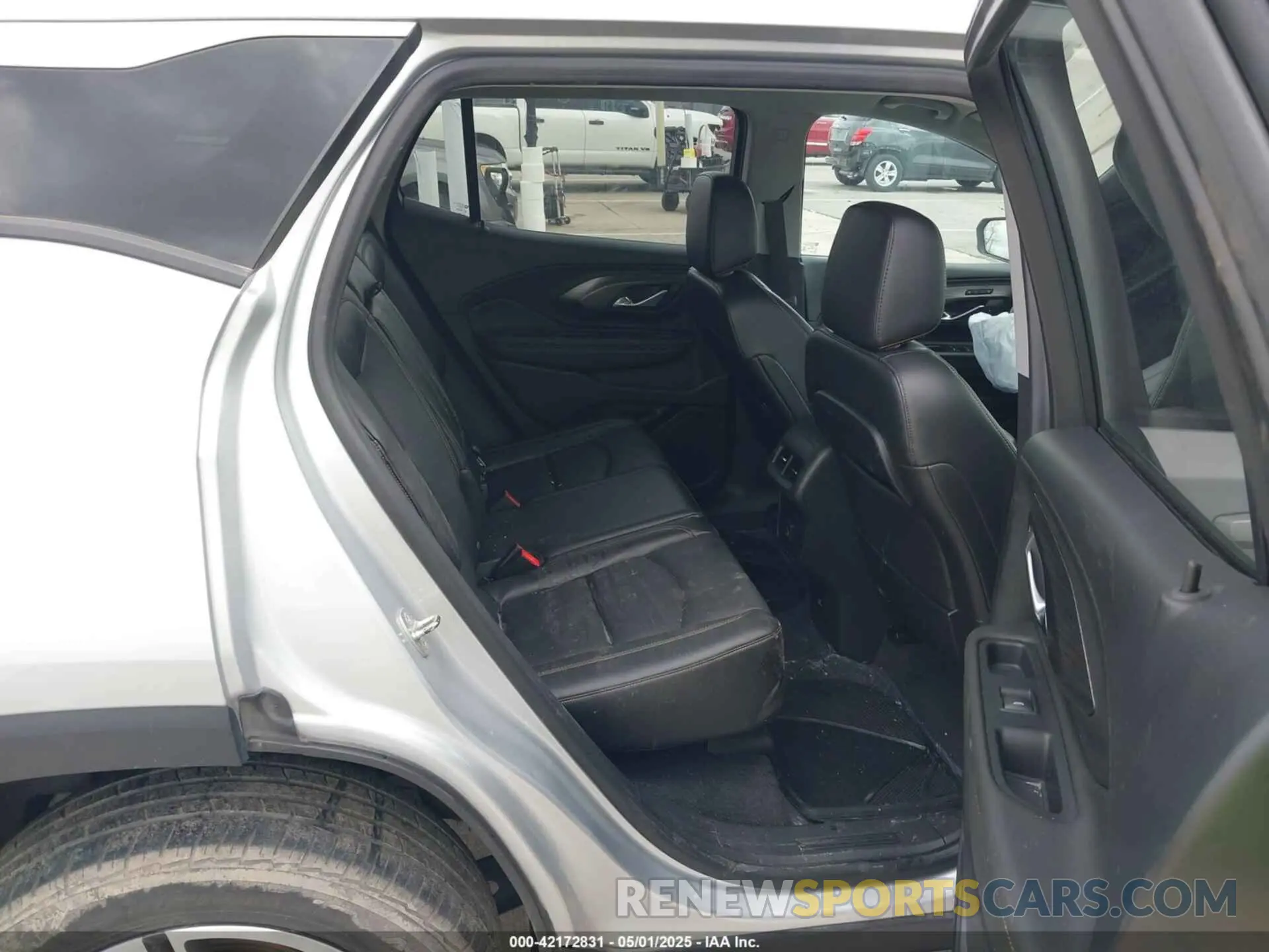 8 Photograph of a damaged car 3GKALVEV3LL267285 GMC TERRAIN 2020