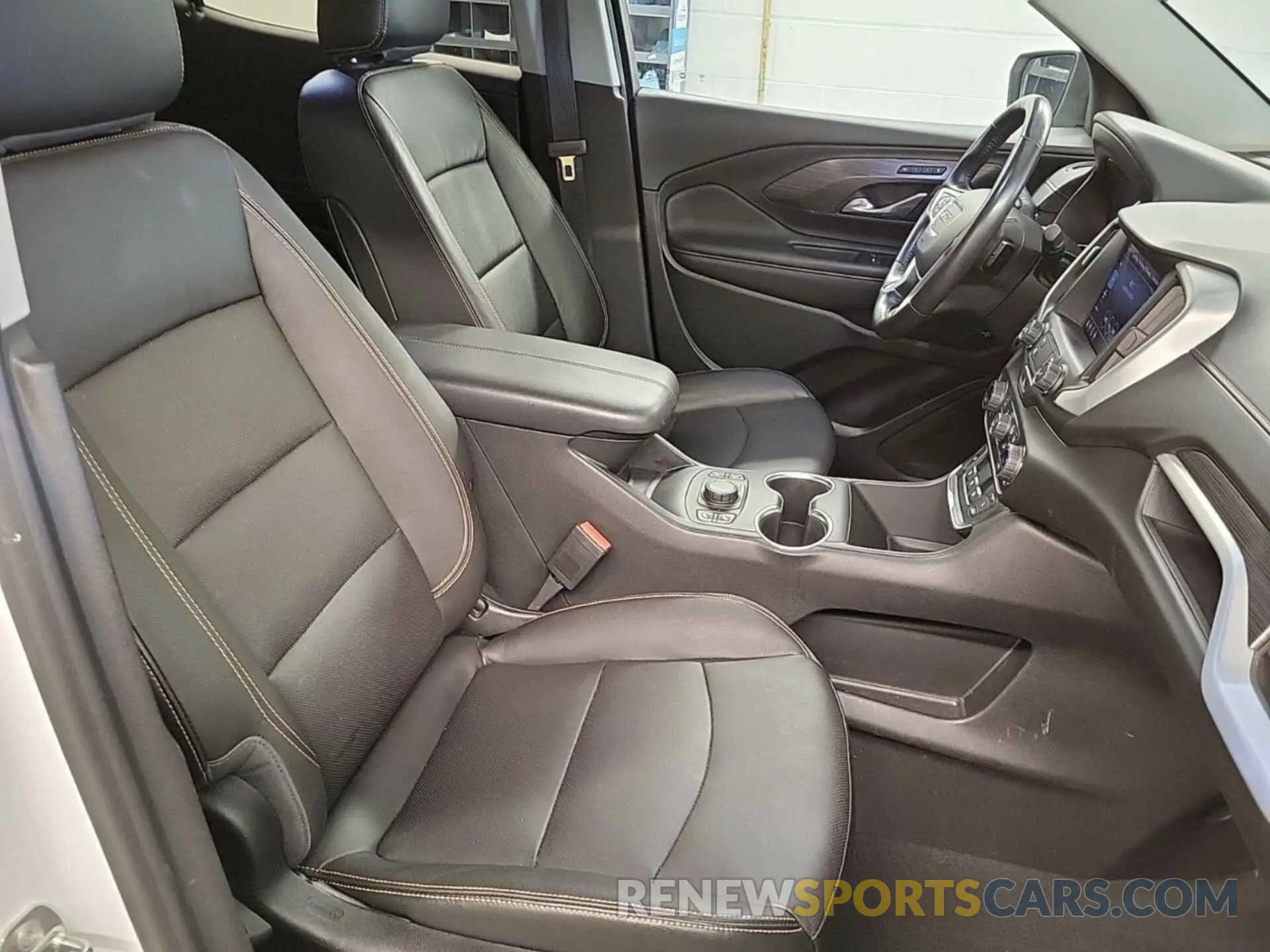 21 Photograph of a damaged car 3GKALVEV3LL301399 GMC TERRAIN 2020