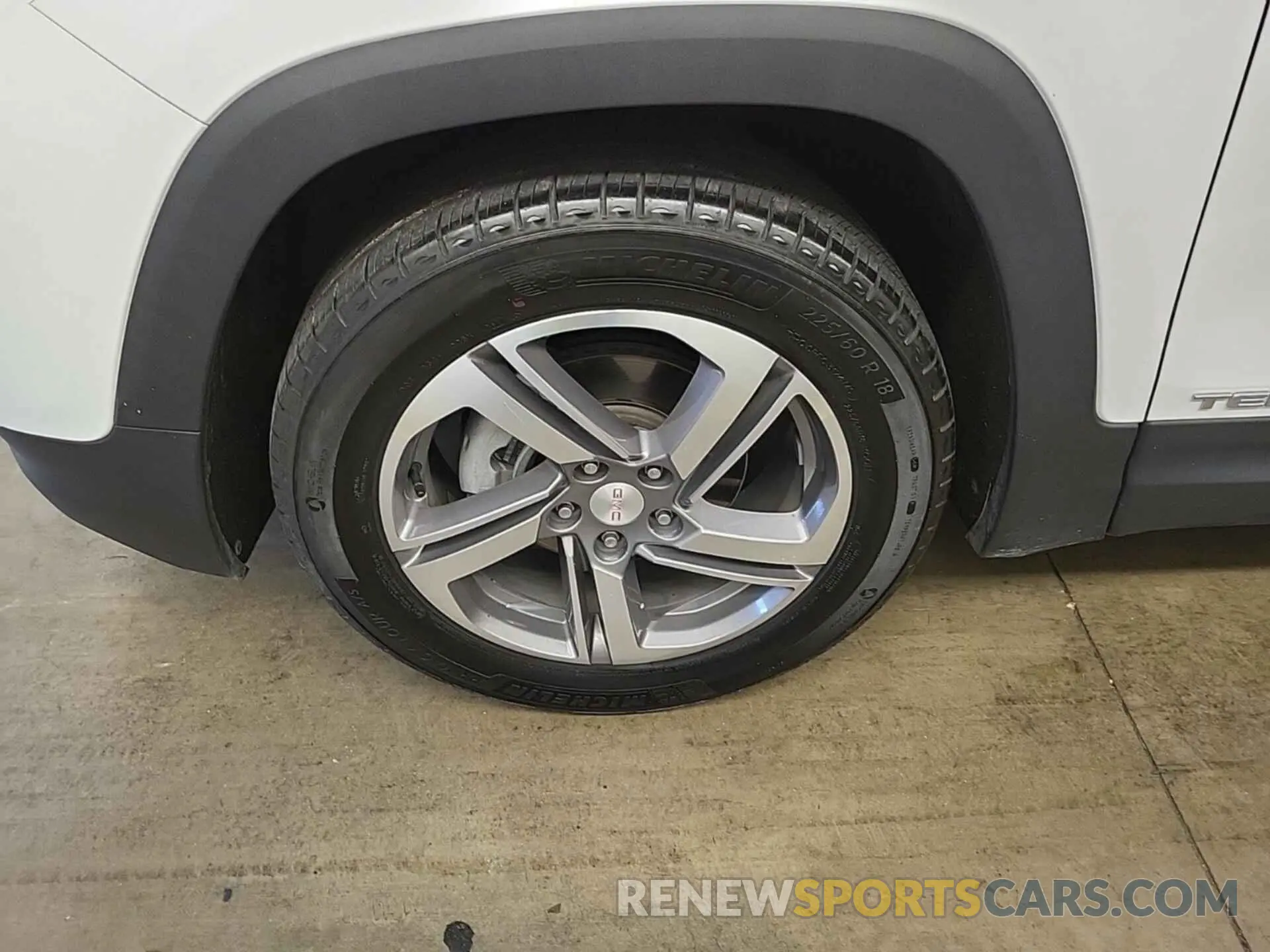 4 Photograph of a damaged car 3GKALVEV3LL301399 GMC TERRAIN 2020