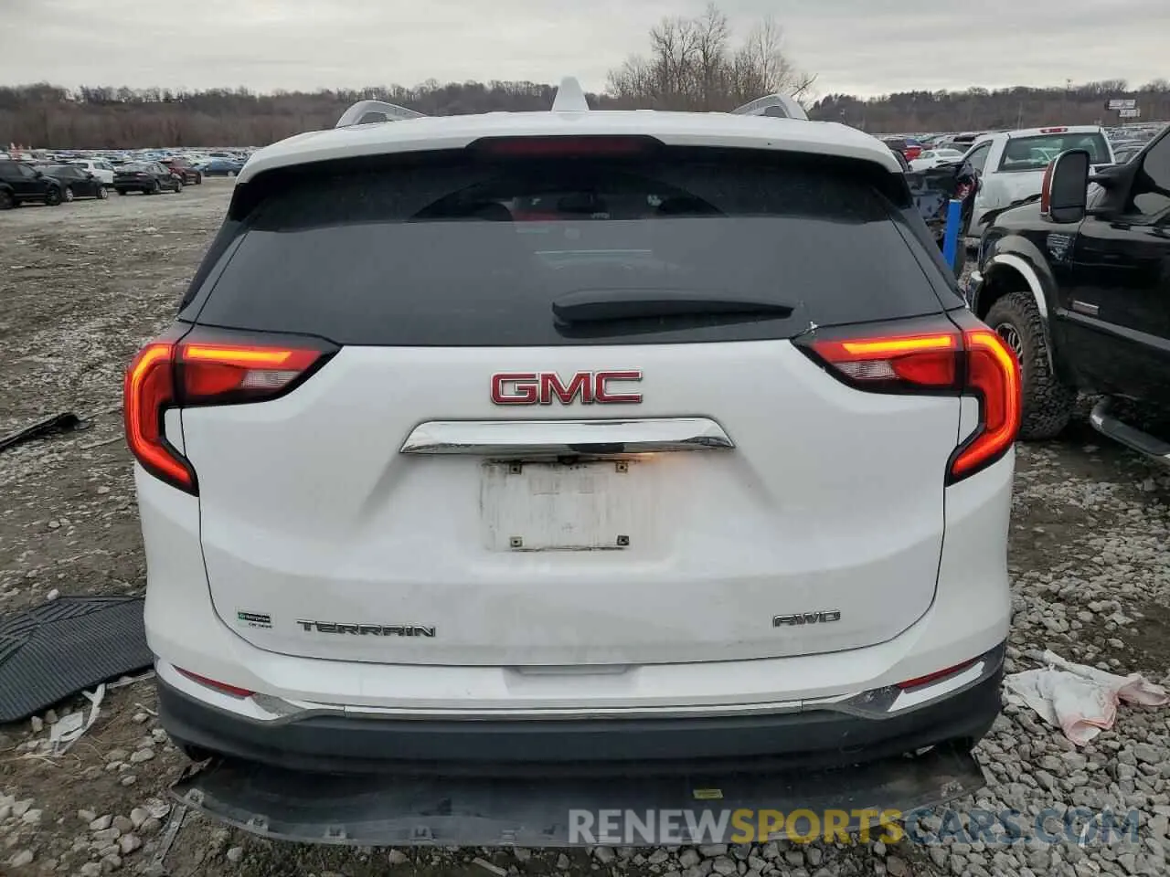 6 Photograph of a damaged car 3GKALVEV4LL255355 GMC TERRAIN 2020