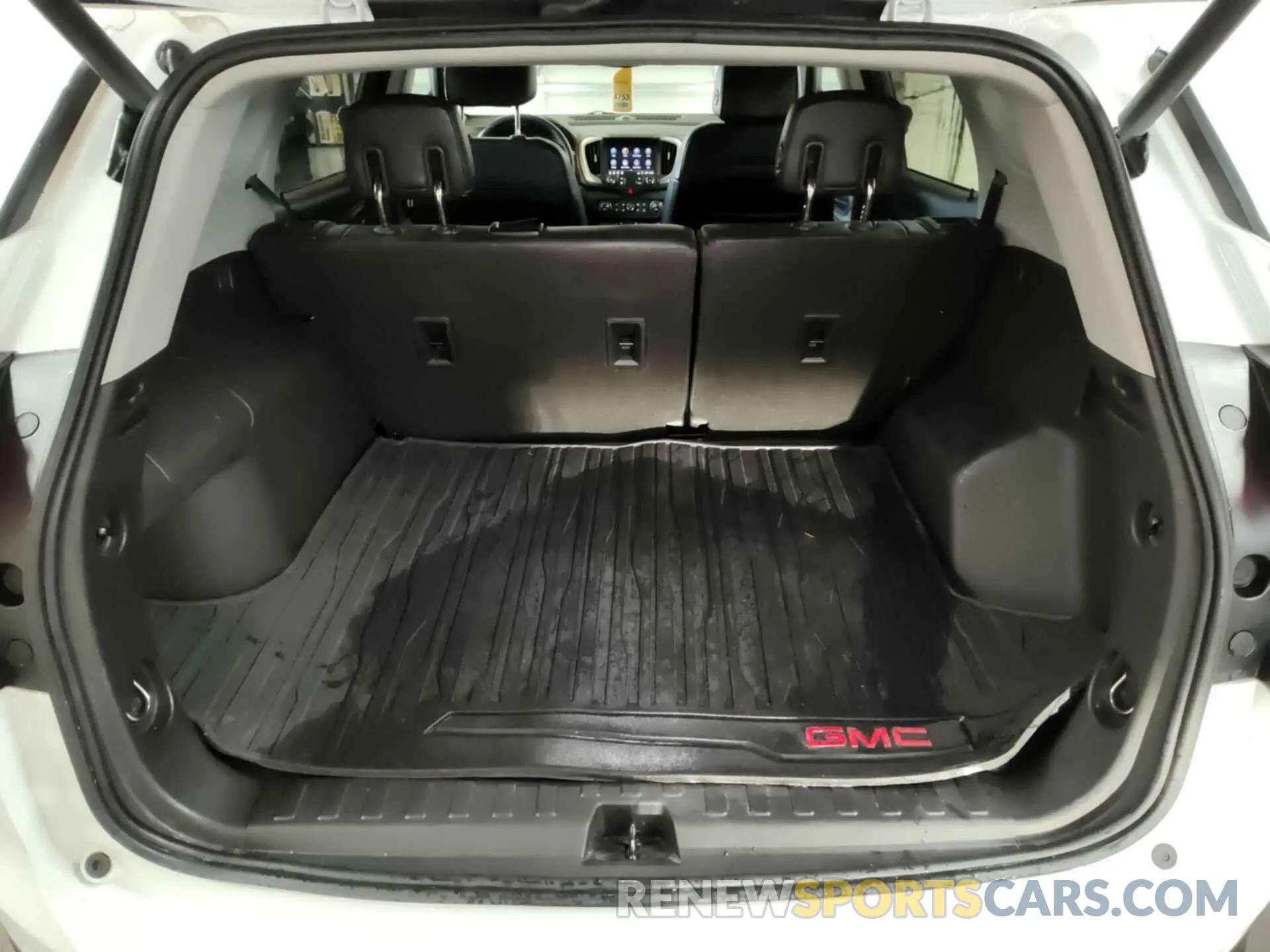 10 Photograph of a damaged car 3GKALVEV4LL301380 GMC TERRAIN 2020