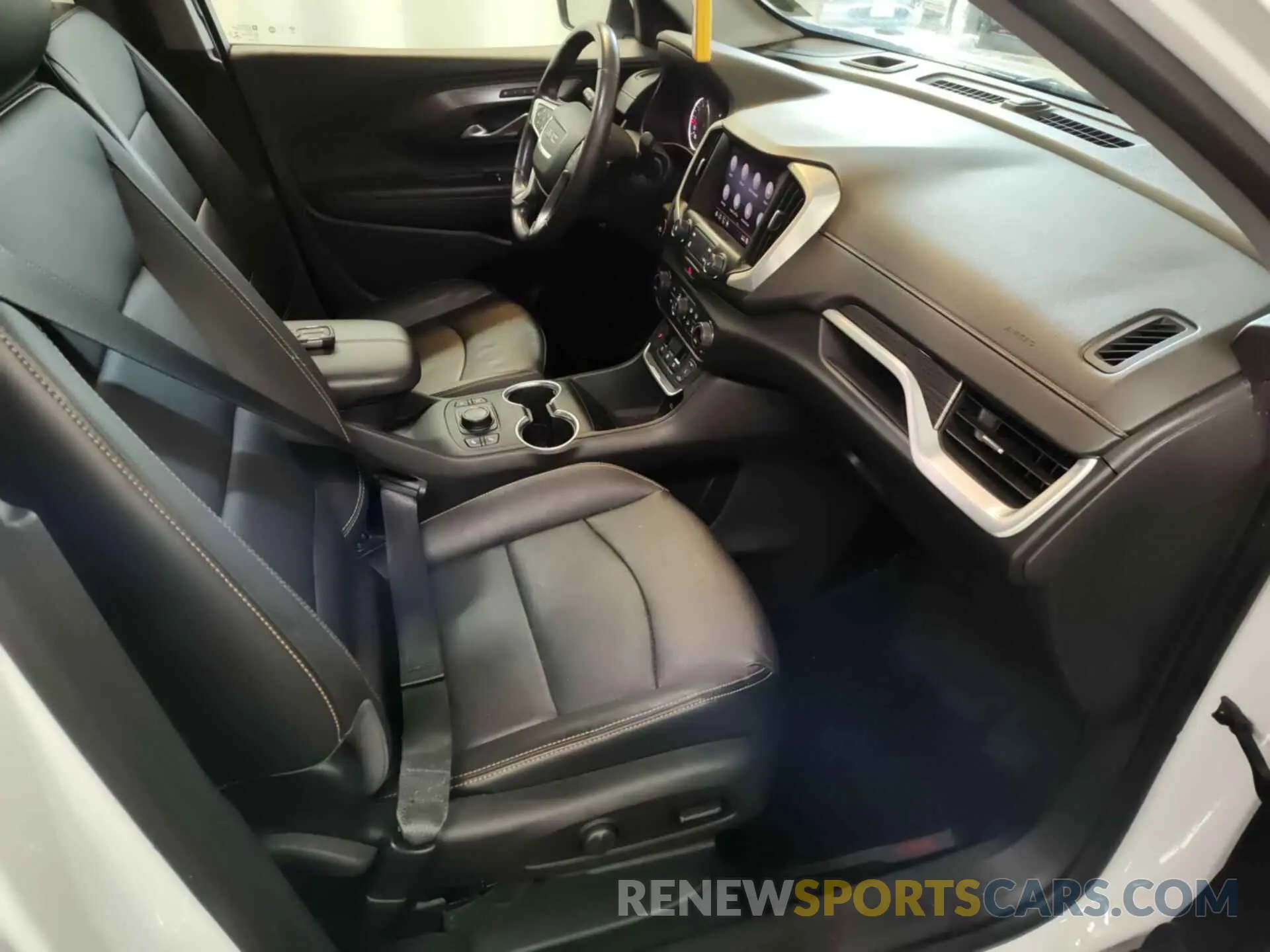 14 Photograph of a damaged car 3GKALVEV4LL301380 GMC TERRAIN 2020