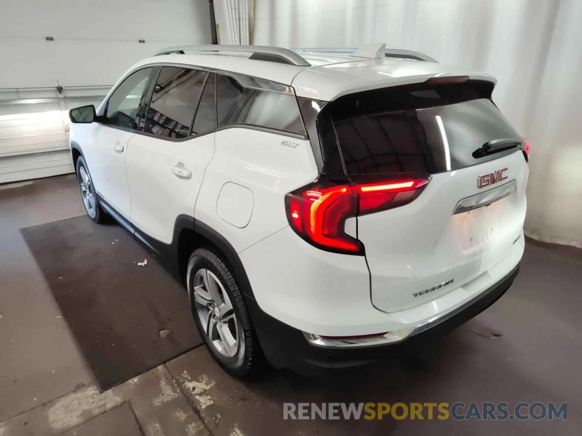 16 Photograph of a damaged car 3GKALVEV4LL301380 GMC TERRAIN 2020