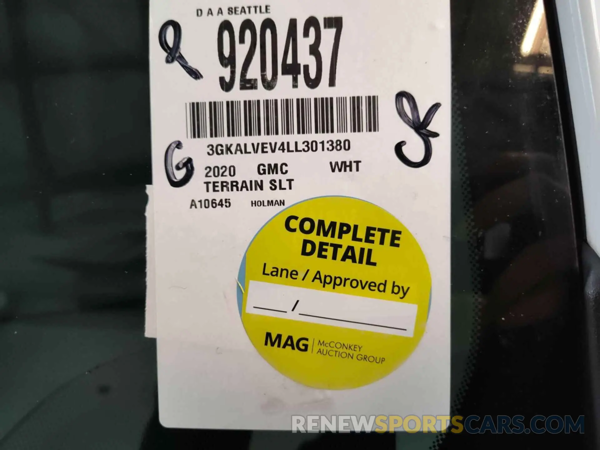 29 Photograph of a damaged car 3GKALVEV4LL301380 GMC TERRAIN 2020
