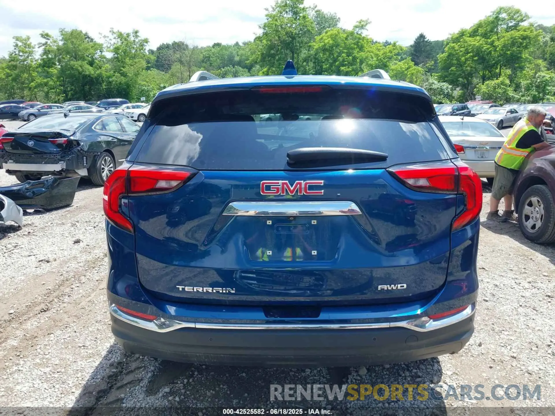 16 Photograph of a damaged car 3GKALVEV4LL345105 GMC TERRAIN 2020