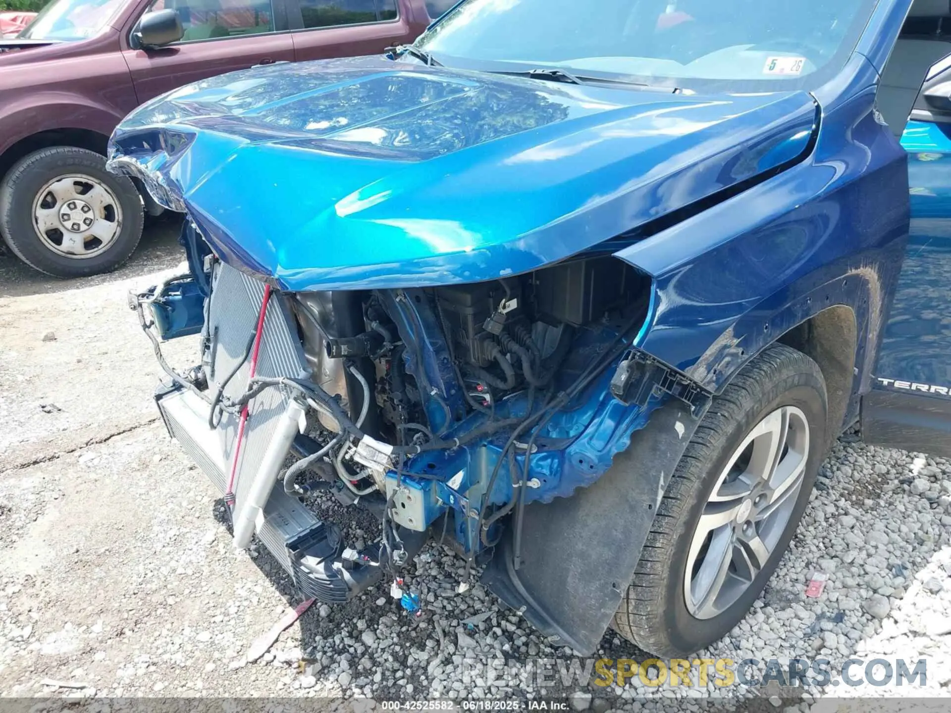 6 Photograph of a damaged car 3GKALVEV4LL345105 GMC TERRAIN 2020
