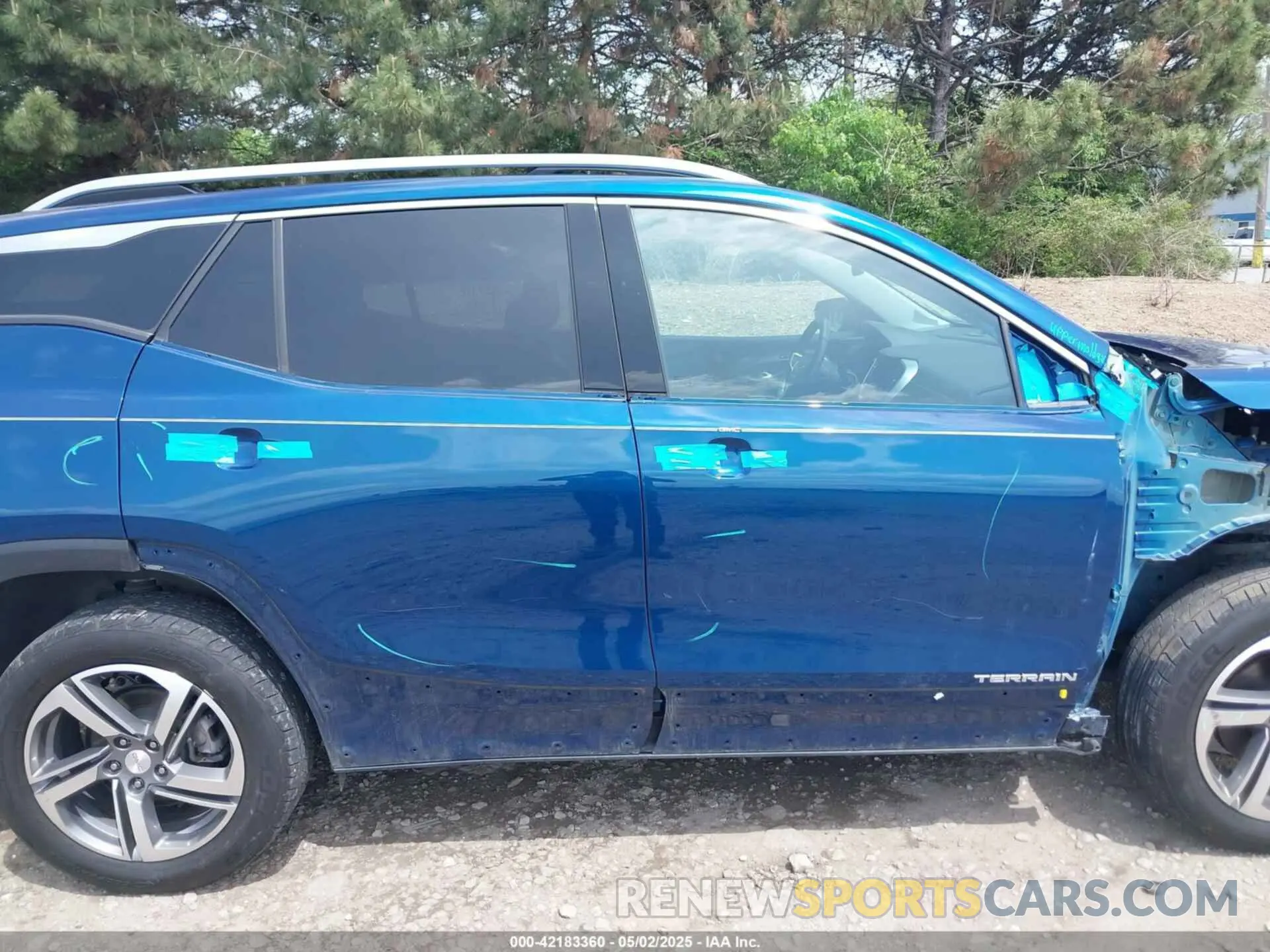 14 Photograph of a damaged car 3GKALVEV5LL135015 GMC TERRAIN 2020