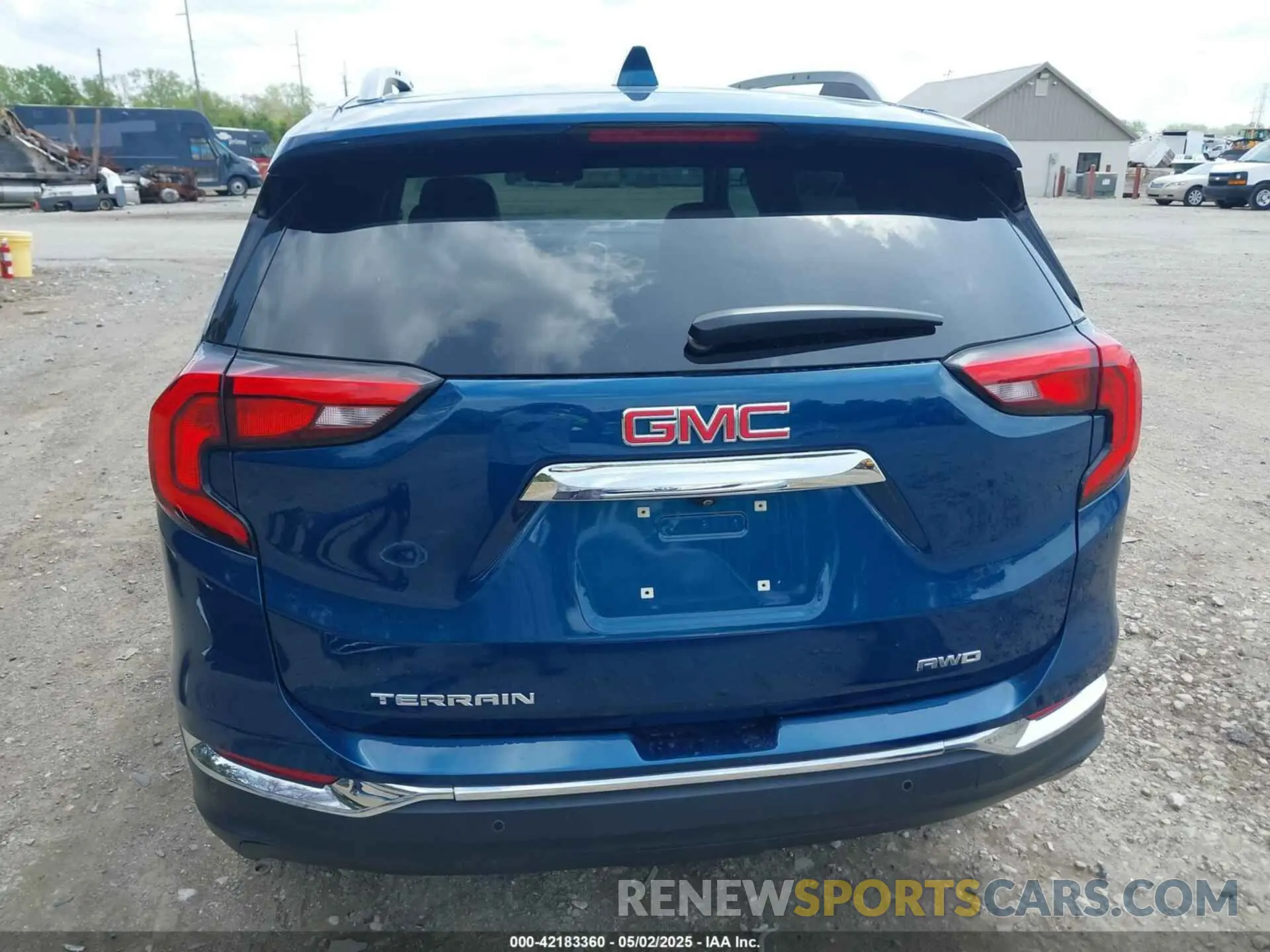 17 Photograph of a damaged car 3GKALVEV5LL135015 GMC TERRAIN 2020