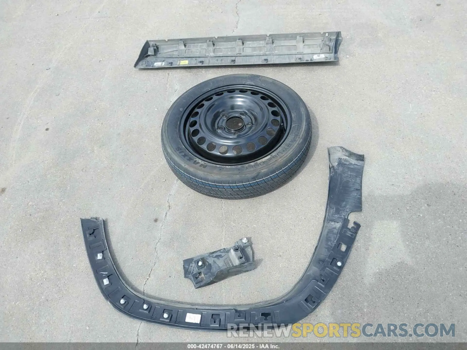 12 Photograph of a damaged car 3GKALVEV5LL175756 GMC TERRAIN 2020