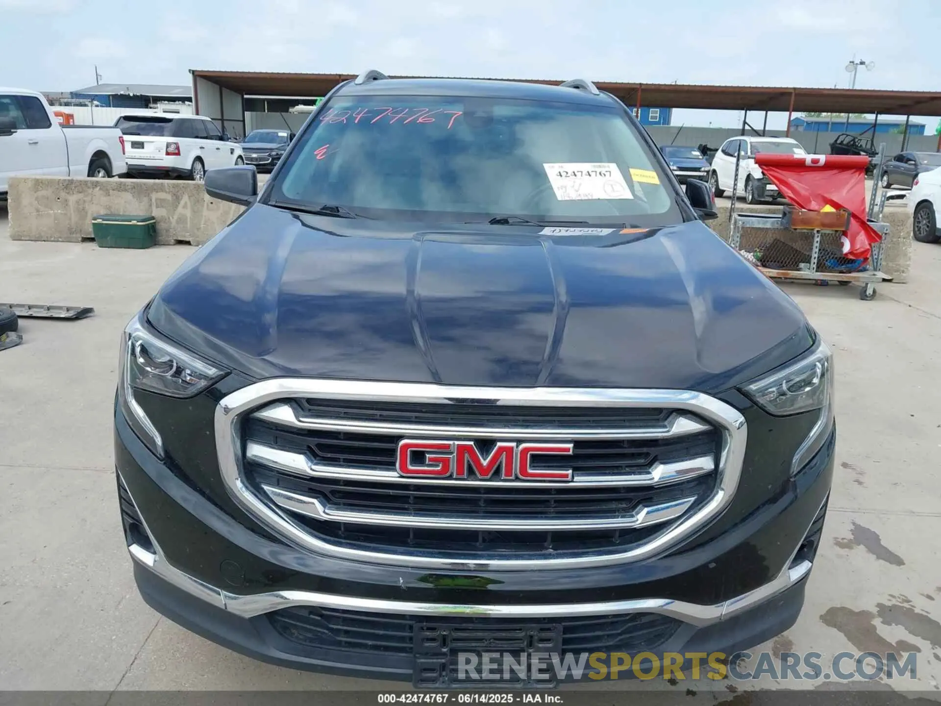 13 Photograph of a damaged car 3GKALVEV5LL175756 GMC TERRAIN 2020