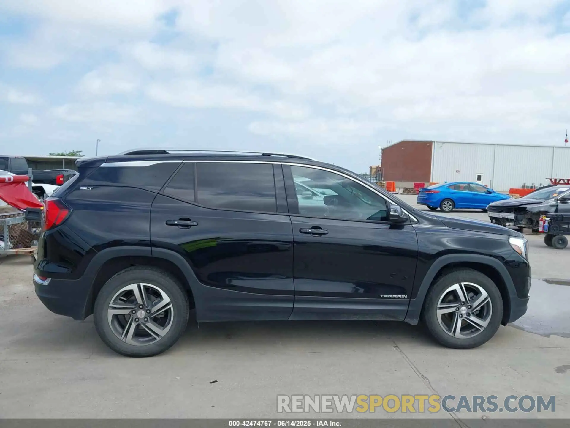 14 Photograph of a damaged car 3GKALVEV5LL175756 GMC TERRAIN 2020