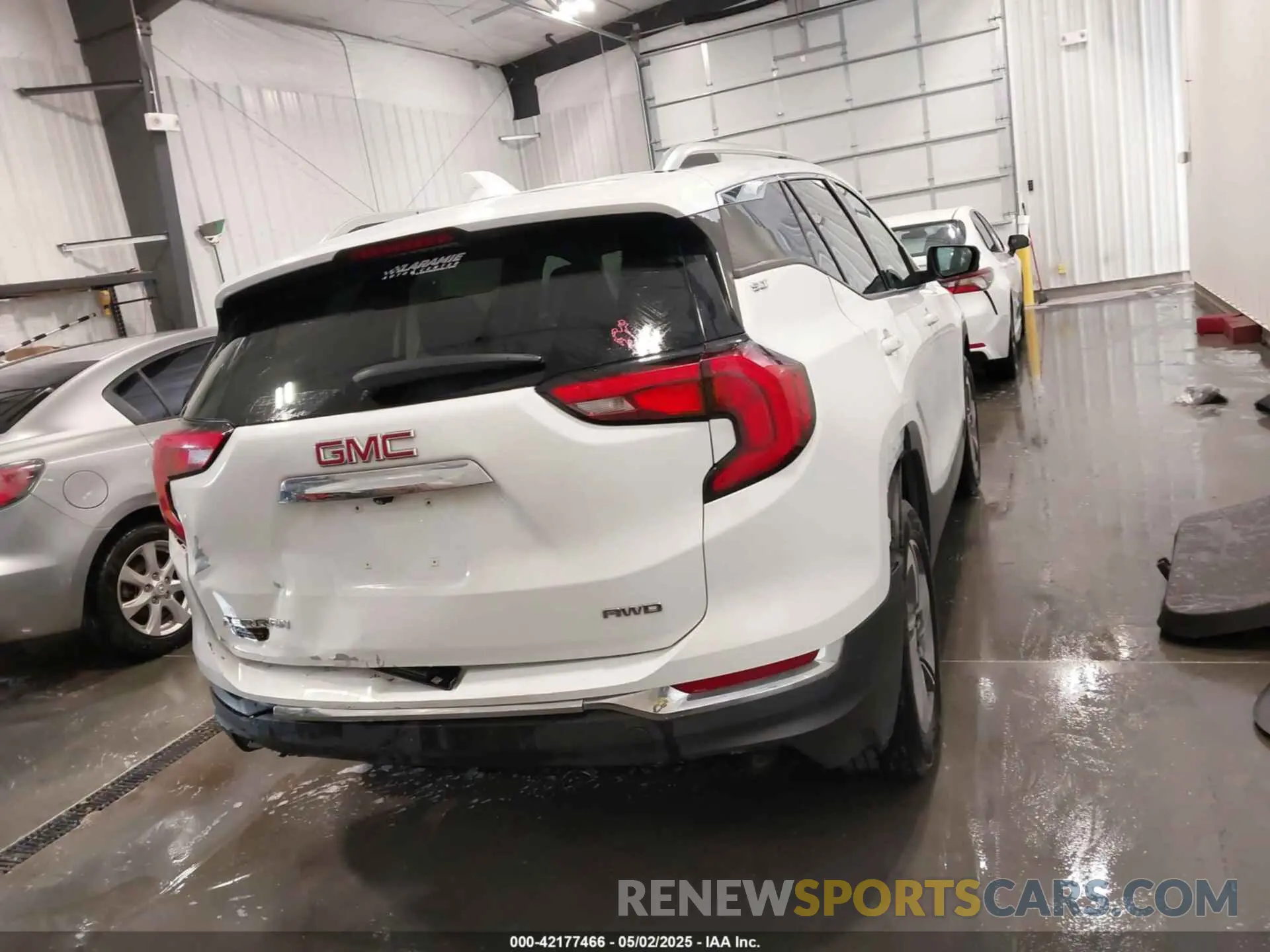 17 Photograph of a damaged car 3GKALVEV5LL236894 GMC TERRAIN 2020