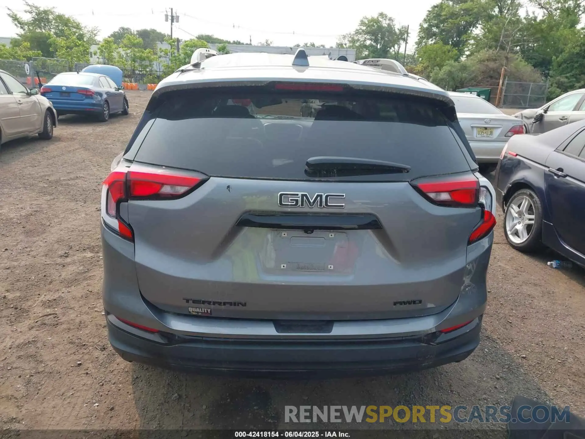 15 Photograph of a damaged car 3GKALVEV6LL135119 GMC TERRAIN 2020