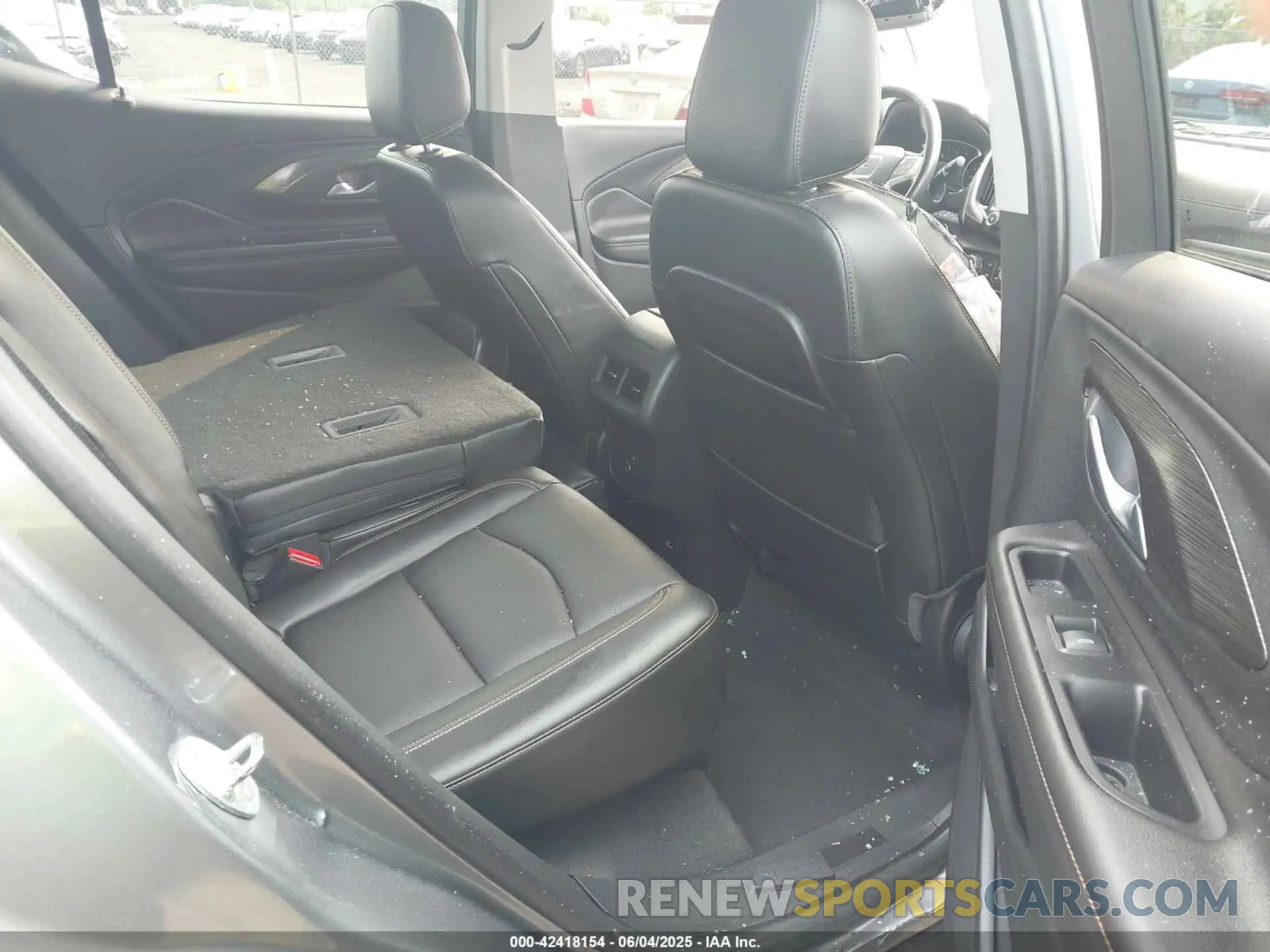 8 Photograph of a damaged car 3GKALVEV6LL135119 GMC TERRAIN 2020