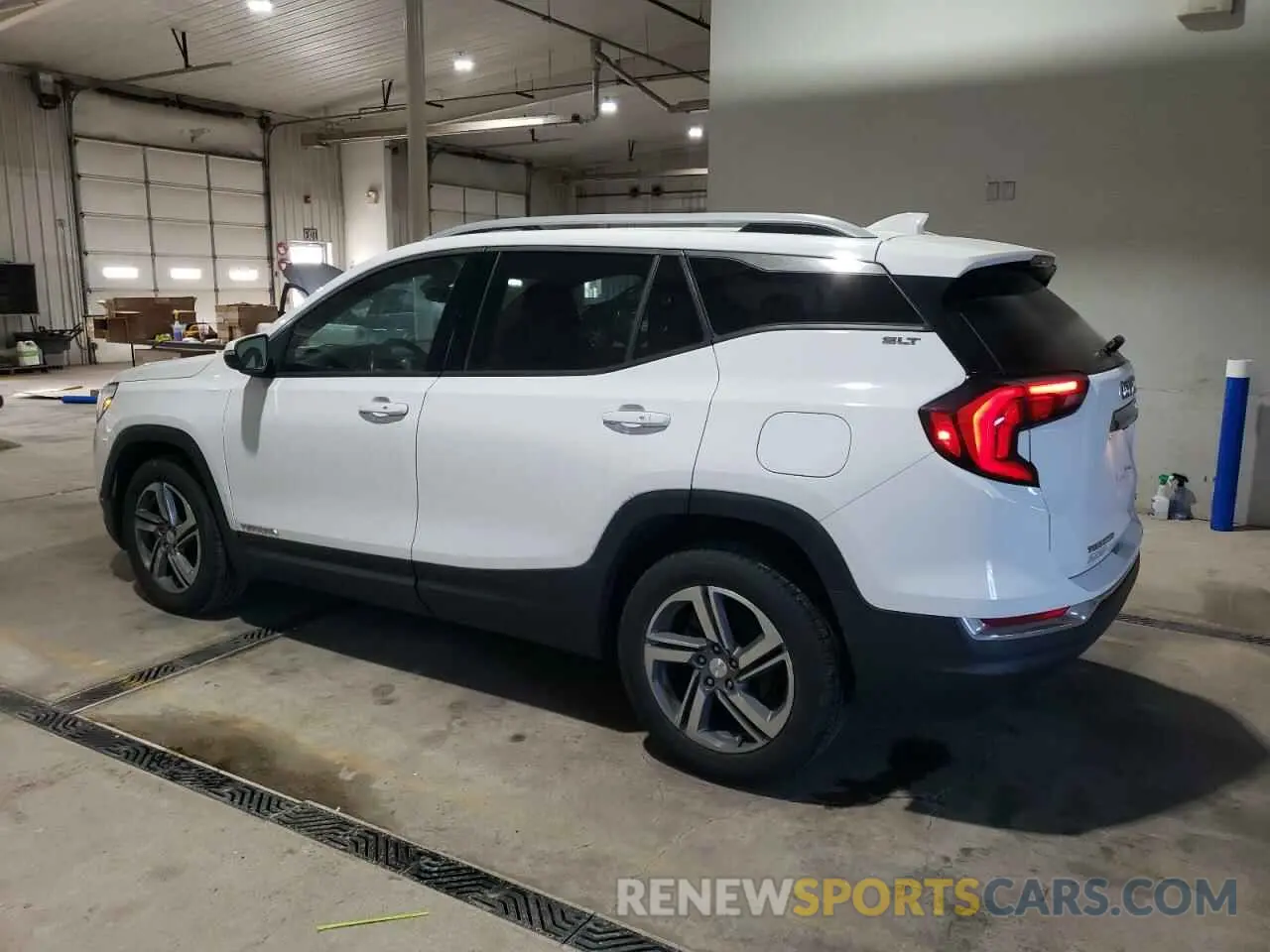 2 Photograph of a damaged car 3GKALVEV6LL147027 GMC TERRAIN 2020