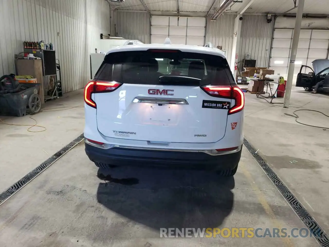 6 Photograph of a damaged car 3GKALVEV6LL147027 GMC TERRAIN 2020