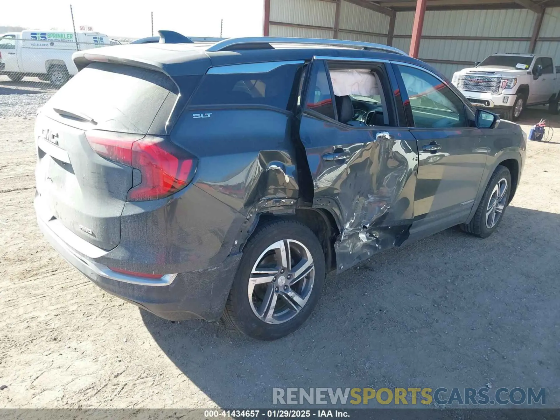 4 Photograph of a damaged car 3GKALVEV6LL203001 GMC TERRAIN 2020