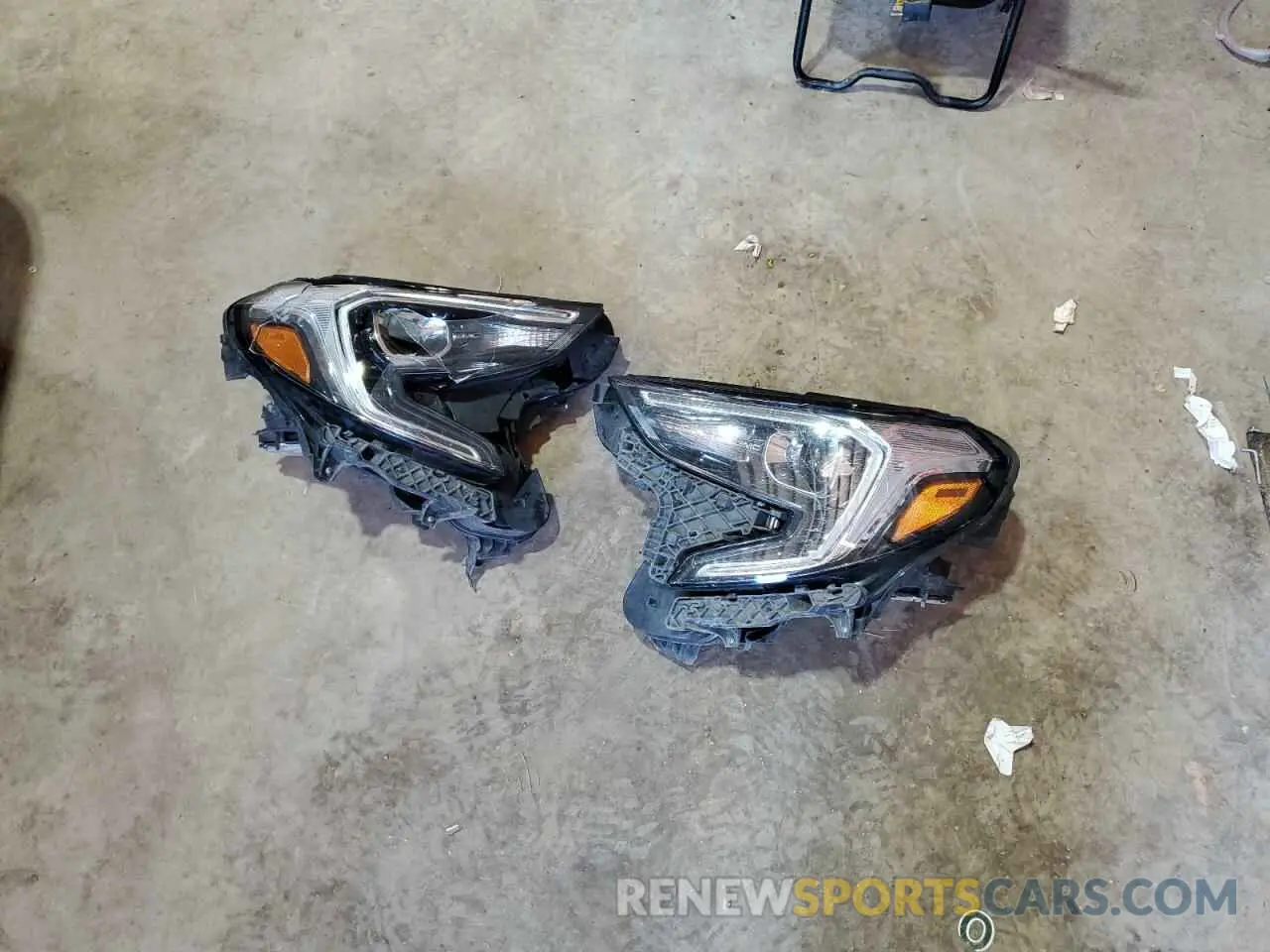 12 Photograph of a damaged car 3GKALVEV9LL242360 GMC TERRAIN 2020