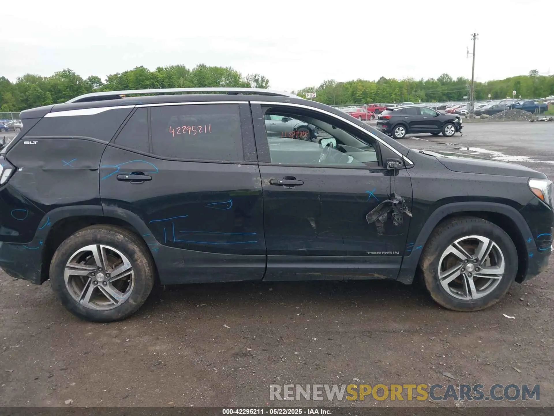 13 Photograph of a damaged car 3GKALVEVXLL116640 GMC TERRAIN 2020