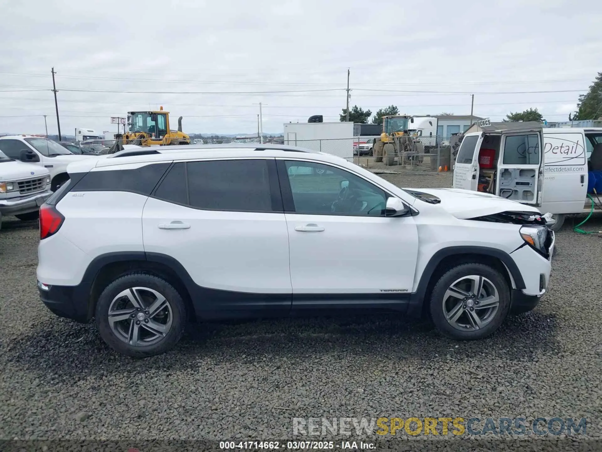 13 Photograph of a damaged car 3GKALVEVXLL143417 GMC TERRAIN 2020
