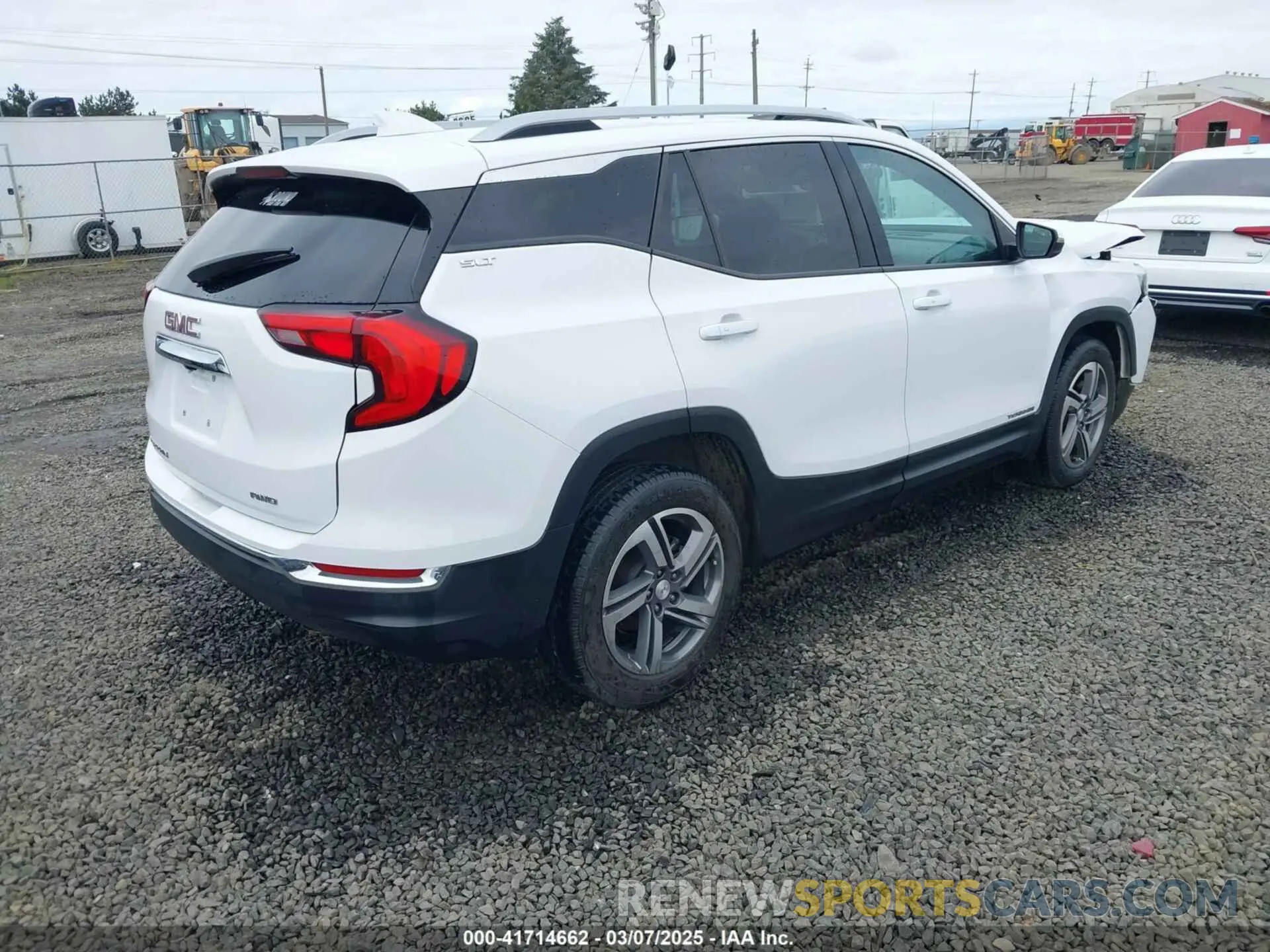4 Photograph of a damaged car 3GKALVEVXLL143417 GMC TERRAIN 2020