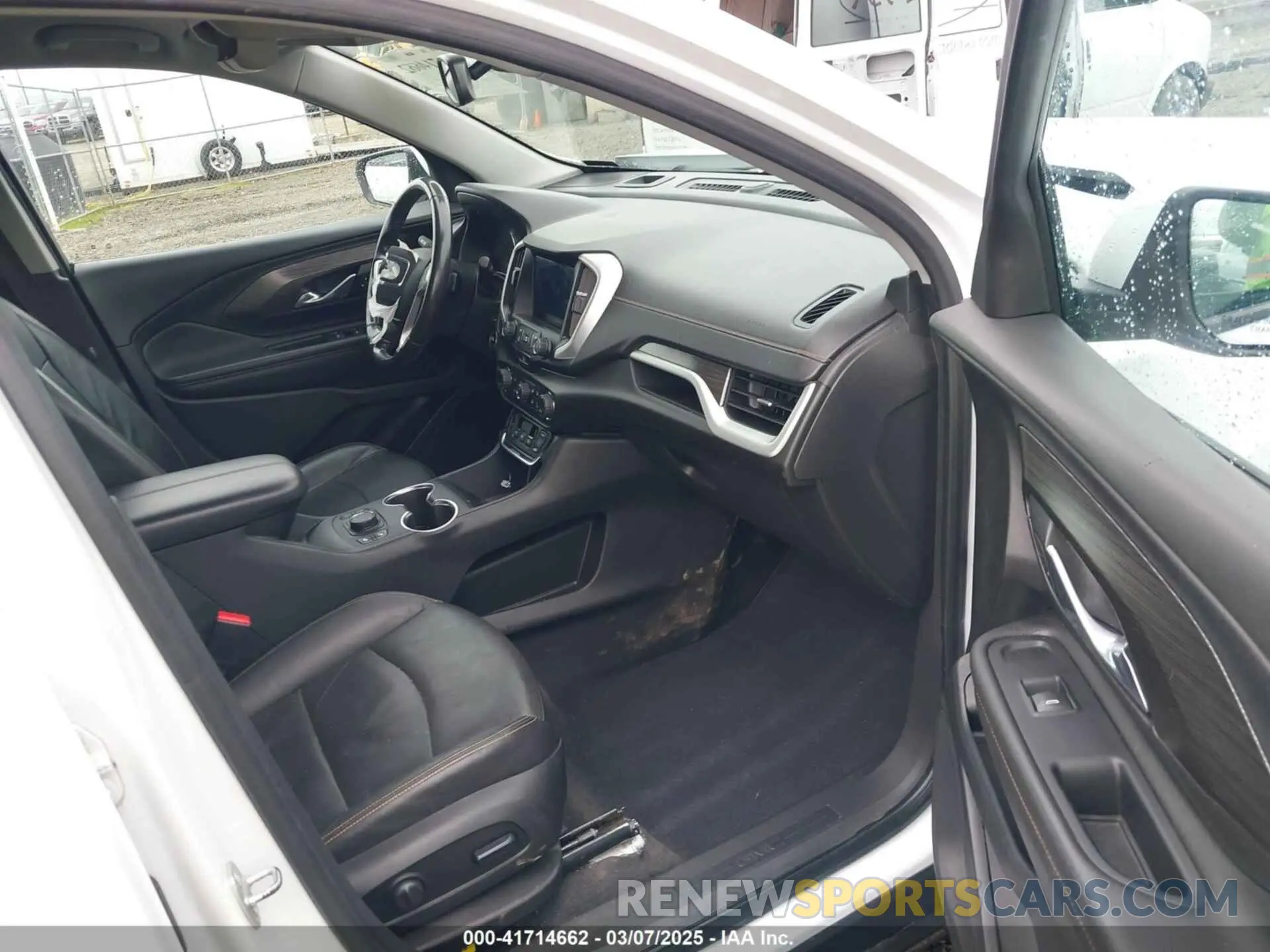 5 Photograph of a damaged car 3GKALVEVXLL143417 GMC TERRAIN 2020