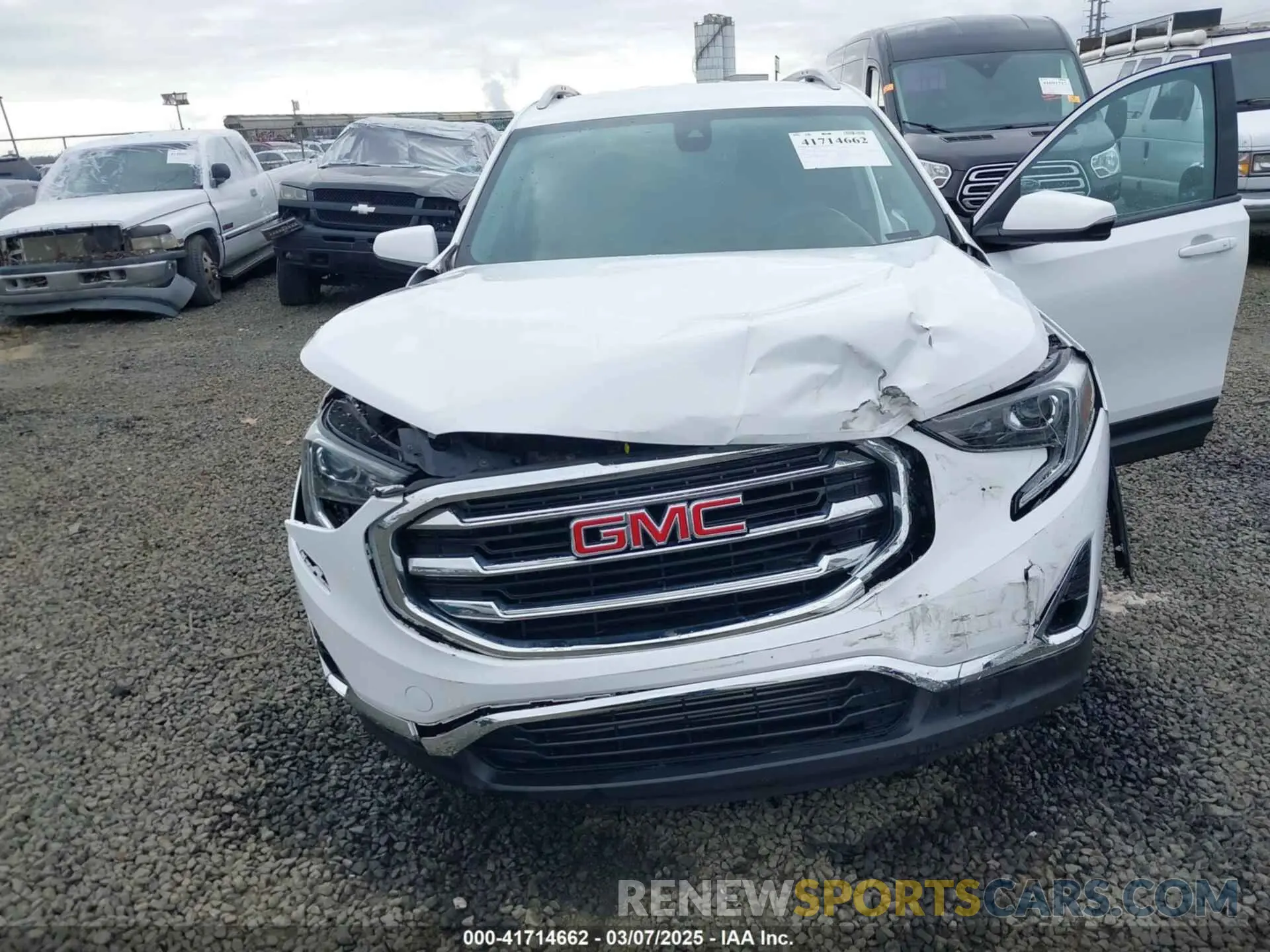 6 Photograph of a damaged car 3GKALVEVXLL143417 GMC TERRAIN 2020
