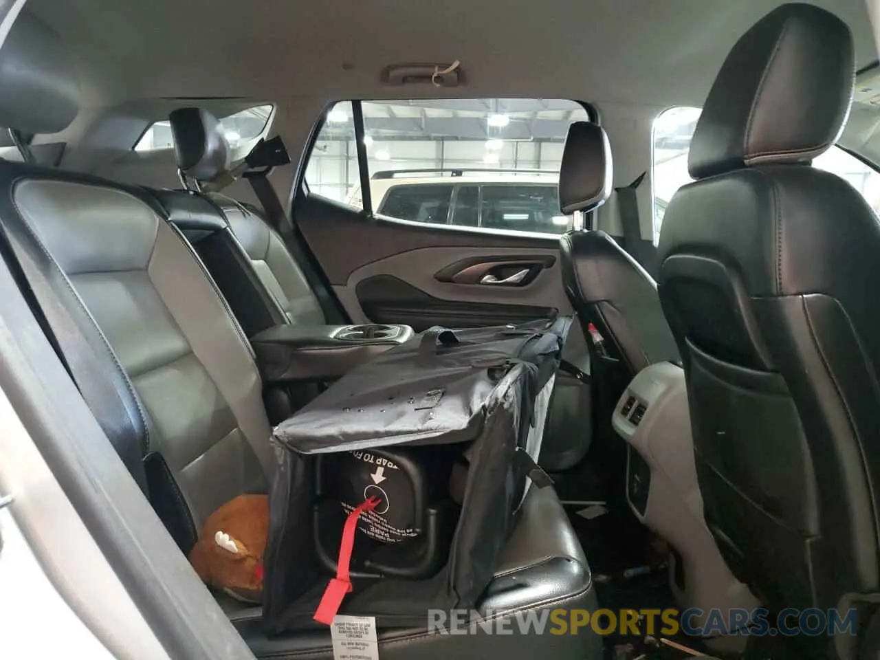 11 Photograph of a damaged car 3GKALVEVXLL176000 GMC TERRAIN 2020
