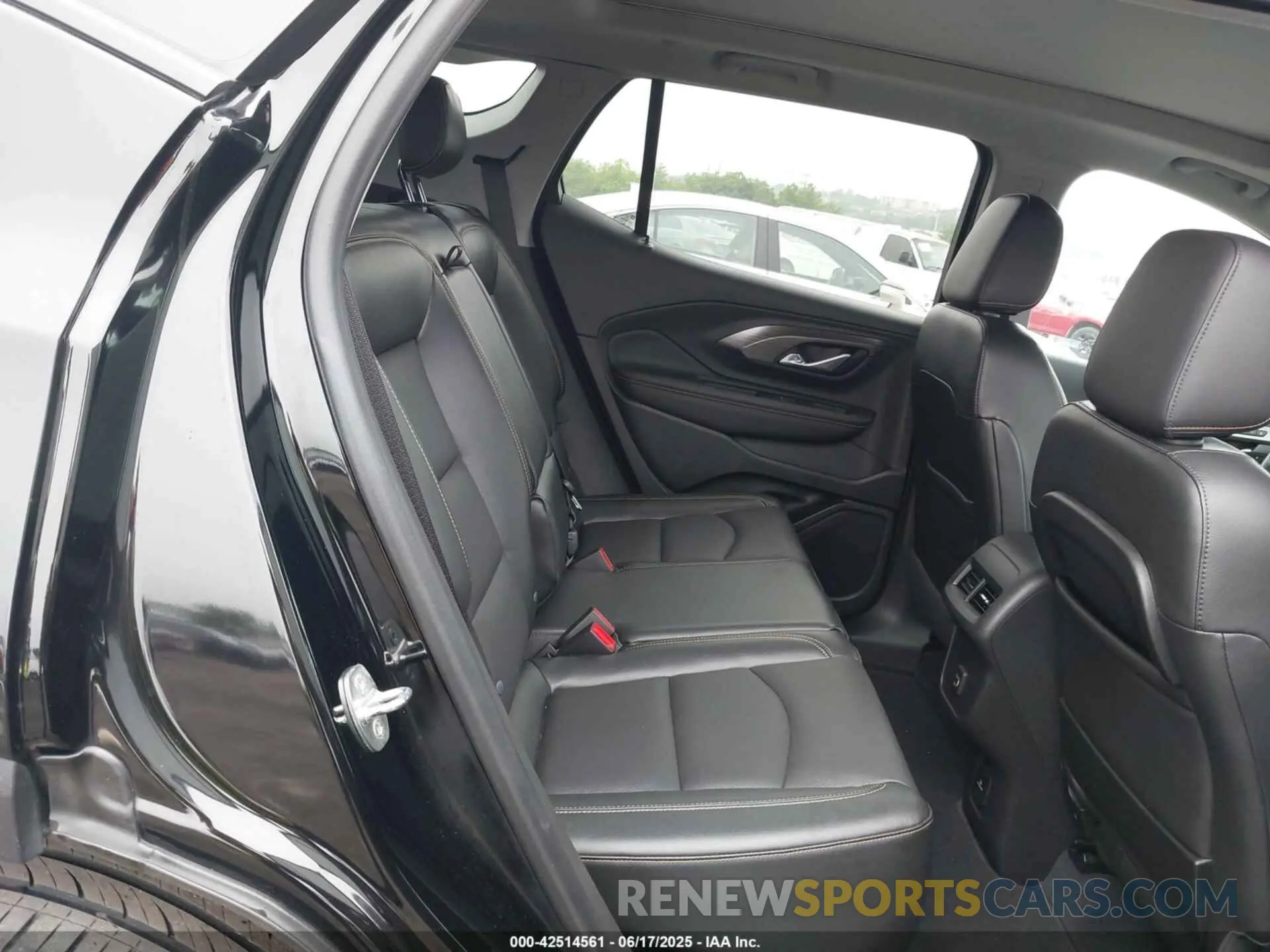 8 Photograph of a damaged car 3GKALVEX3LL313408 GMC TERRAIN 2020