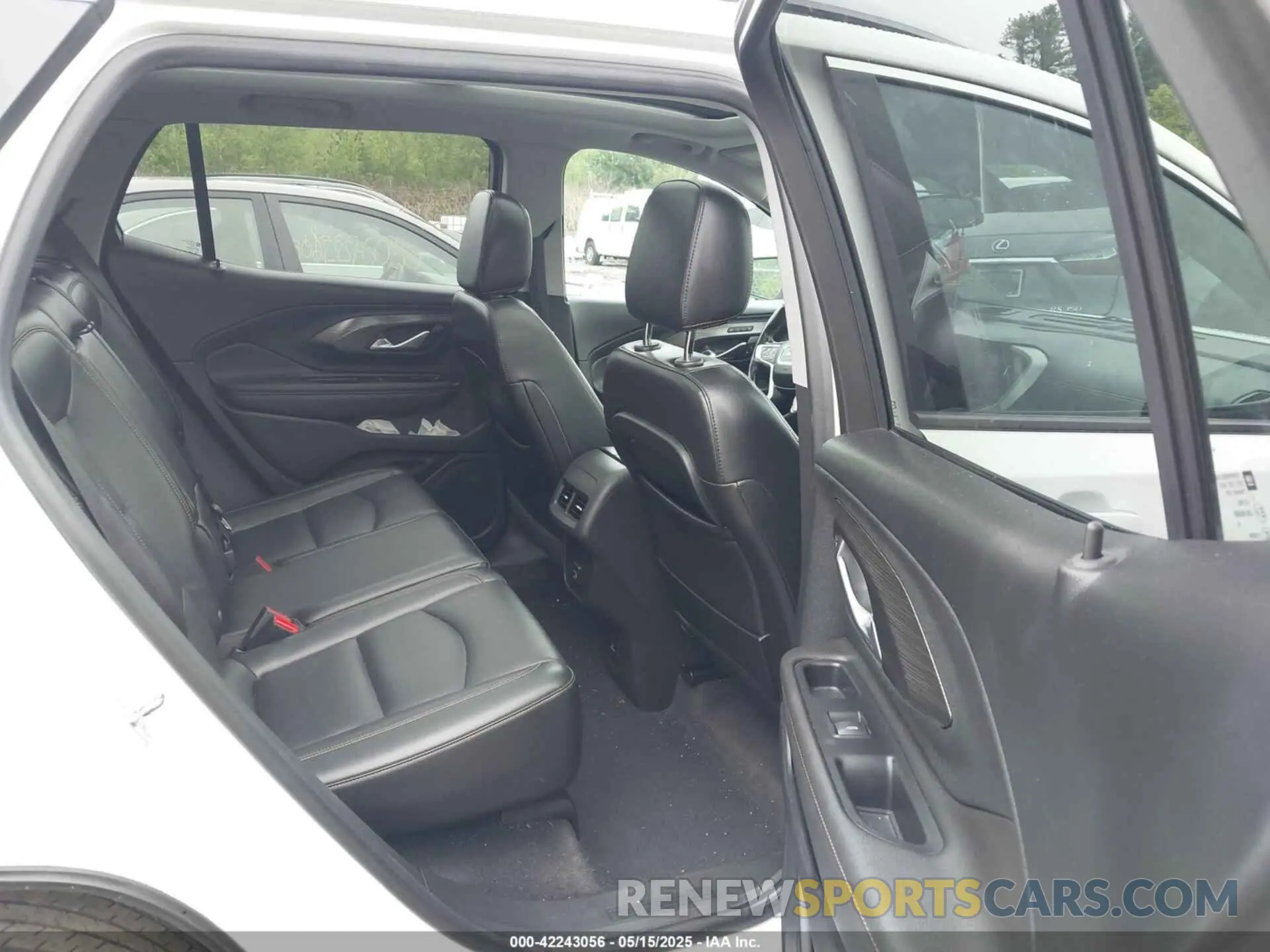 8 Photograph of a damaged car 3GKALVEX5LL257276 GMC TERRAIN 2020