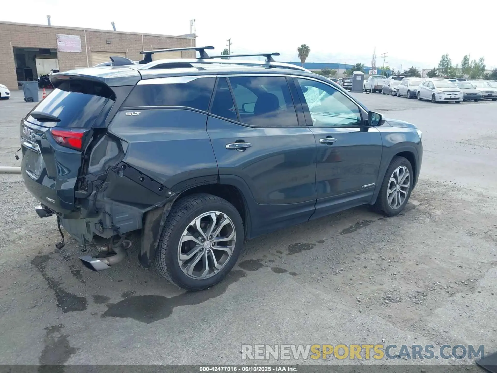 4 Photograph of a damaged car 3GKALVEX9LL117702 GMC TERRAIN 2020