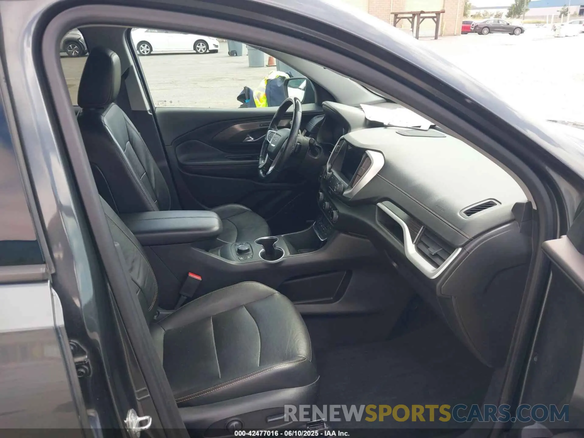 5 Photograph of a damaged car 3GKALVEX9LL117702 GMC TERRAIN 2020