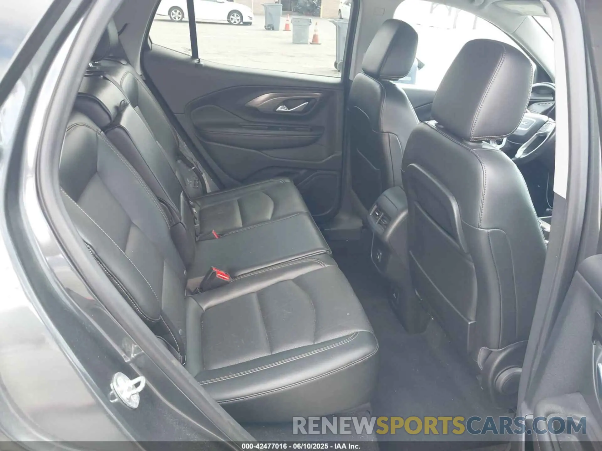 8 Photograph of a damaged car 3GKALVEX9LL117702 GMC TERRAIN 2020