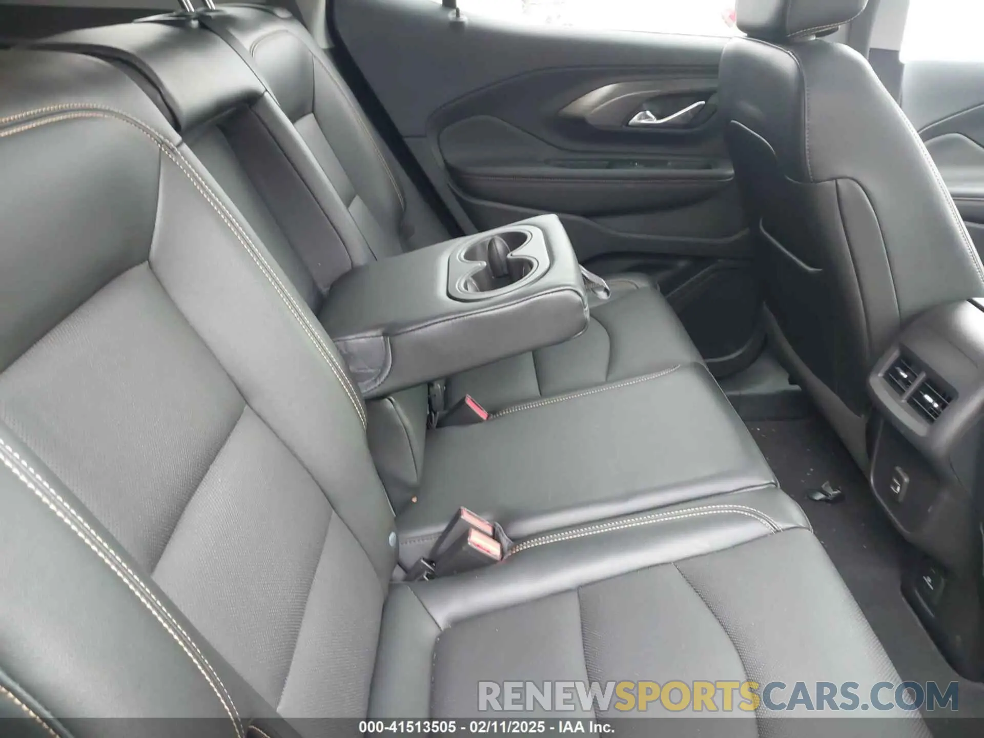 8 Photograph of a damaged car 3GKALVEXXLL217520 GMC TERRAIN 2020