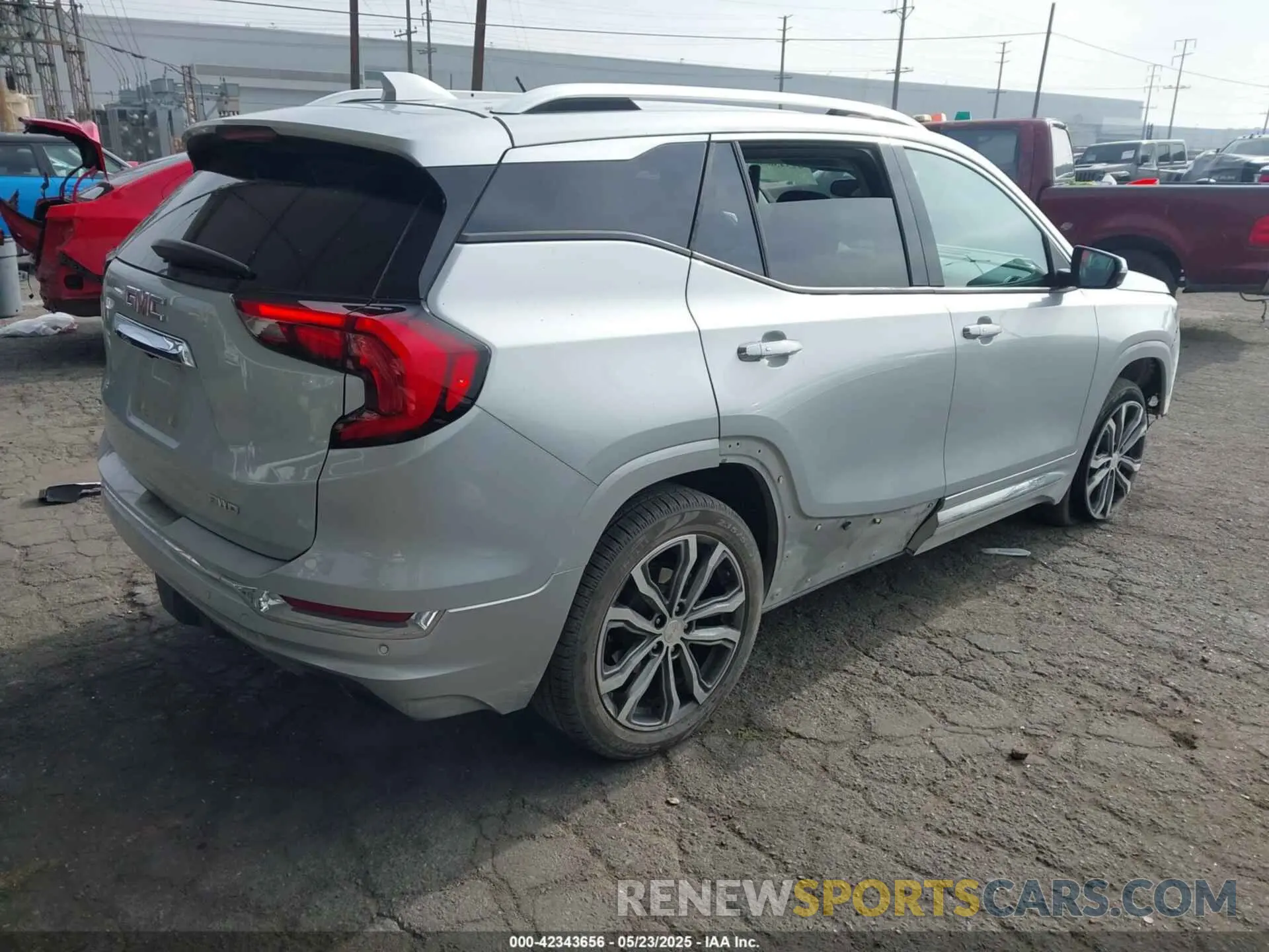 4 Photograph of a damaged car 3GKALXEX0LL294117 GMC TERRAIN 2020