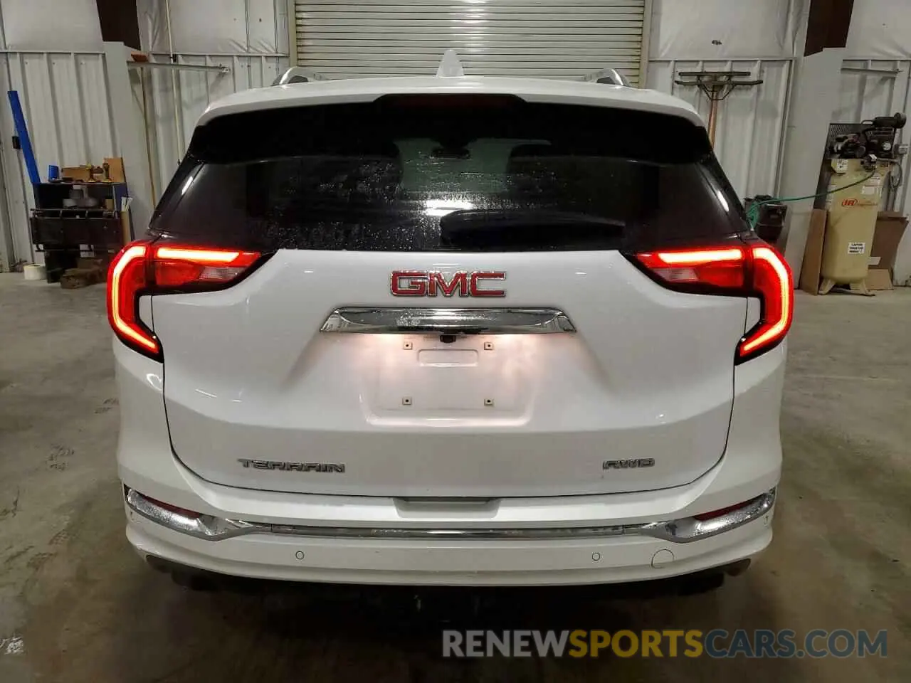 6 Photograph of a damaged car 3GKALXEX1LL343423 GMC TERRAIN 2020