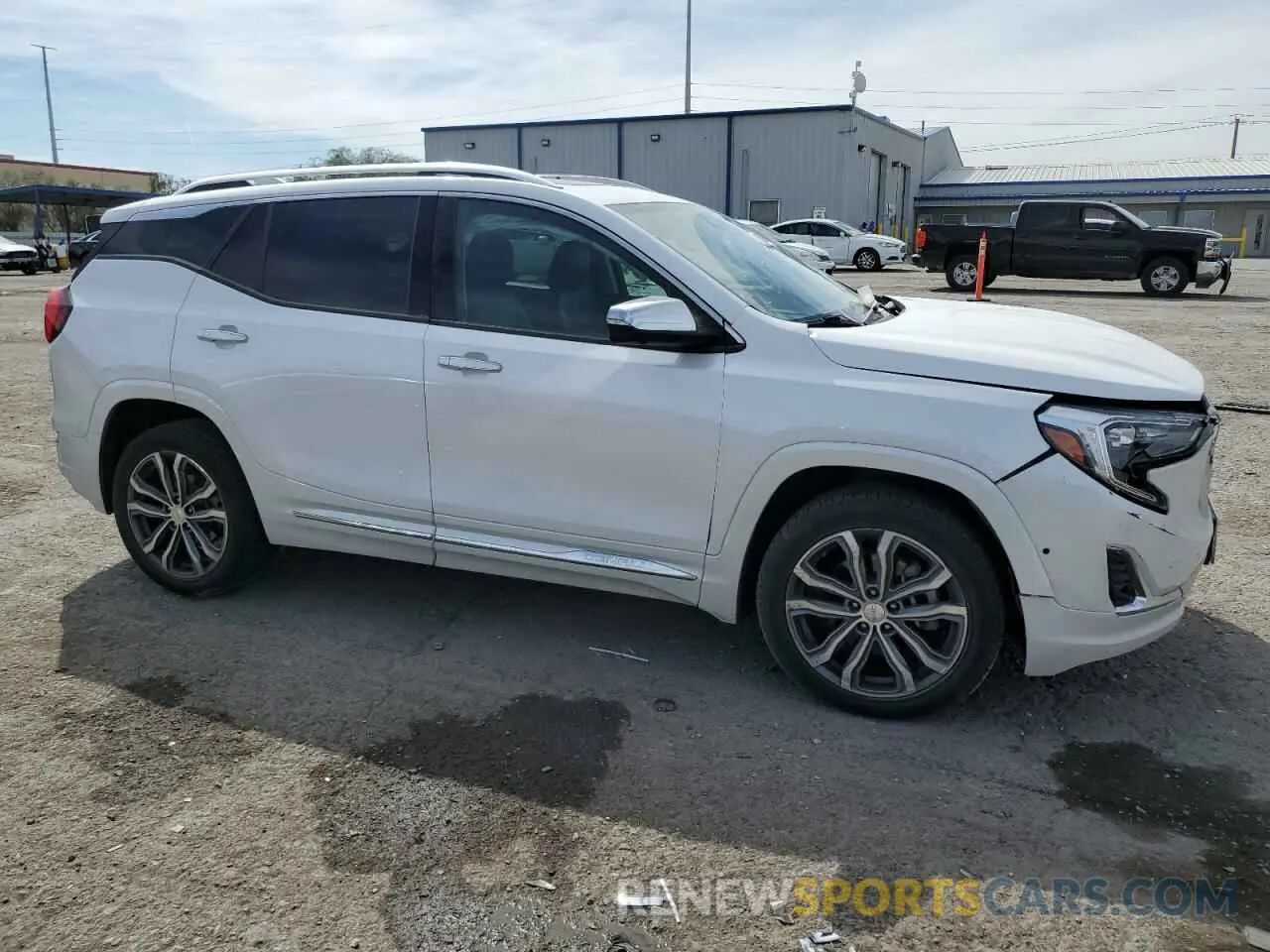 4 Photograph of a damaged car 3GKALXEX7LL151066 GMC TERRAIN 2020