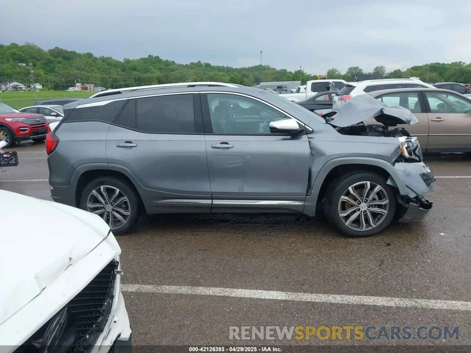 13 Photograph of a damaged car 3GKALXEX9LL137492 GMC TERRAIN 2020