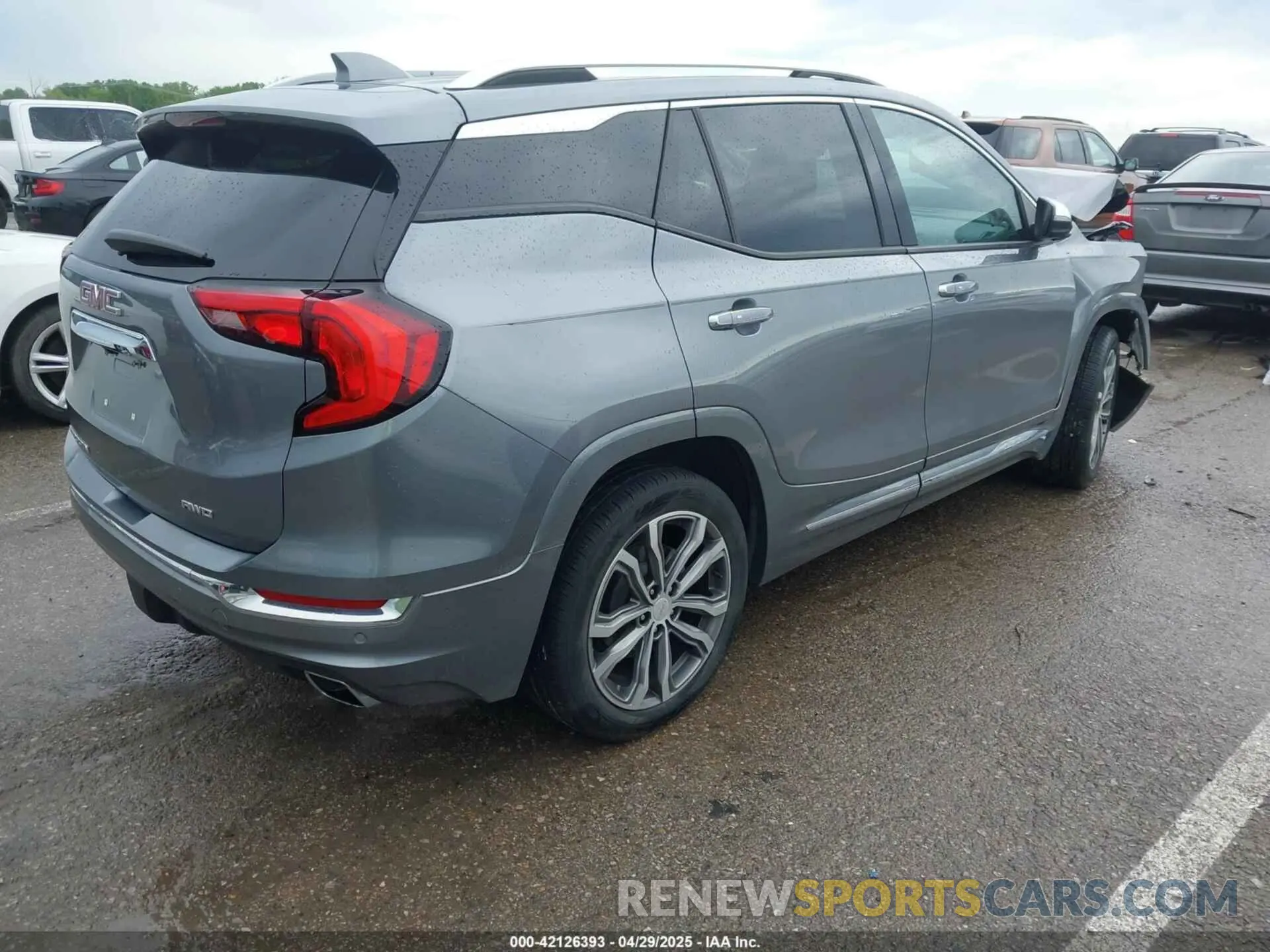 4 Photograph of a damaged car 3GKALXEX9LL137492 GMC TERRAIN 2020