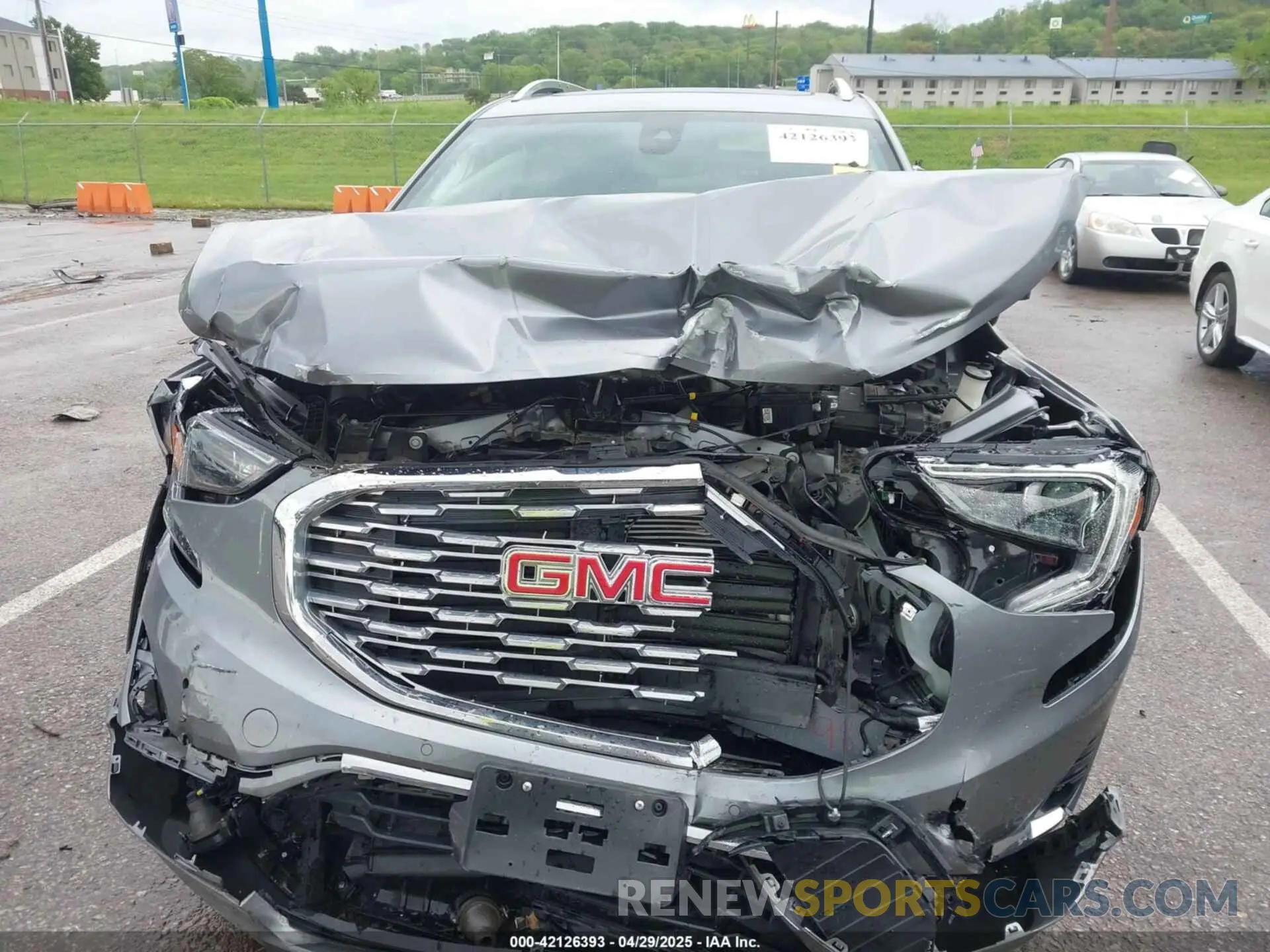 6 Photograph of a damaged car 3GKALXEX9LL137492 GMC TERRAIN 2020