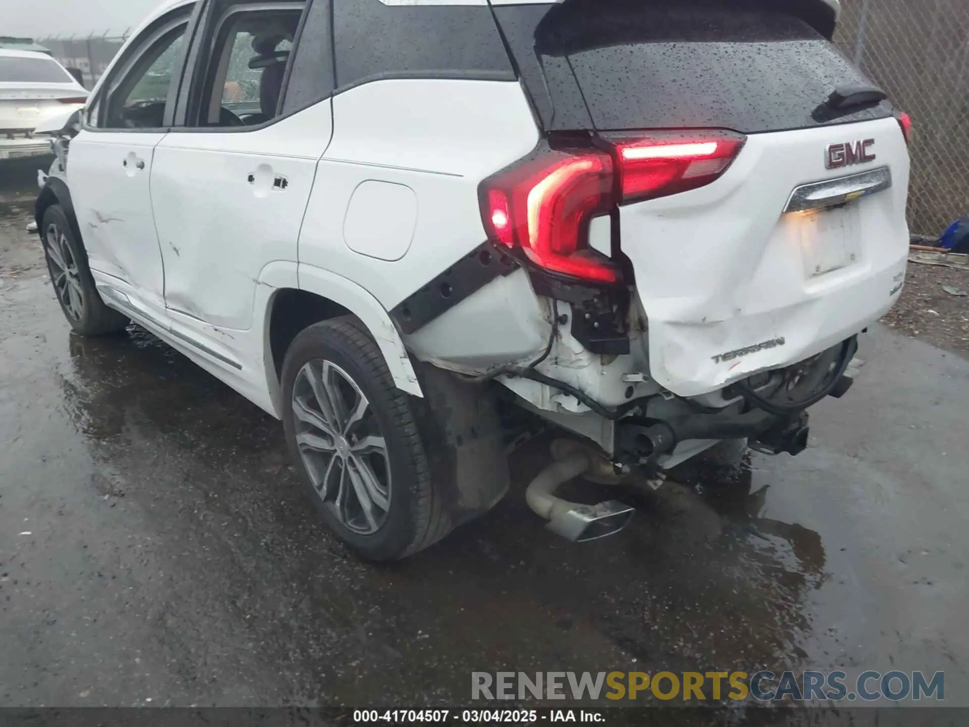 18 Photograph of a damaged car 3GKALXEX9LL288252 GMC TERRAIN 2020