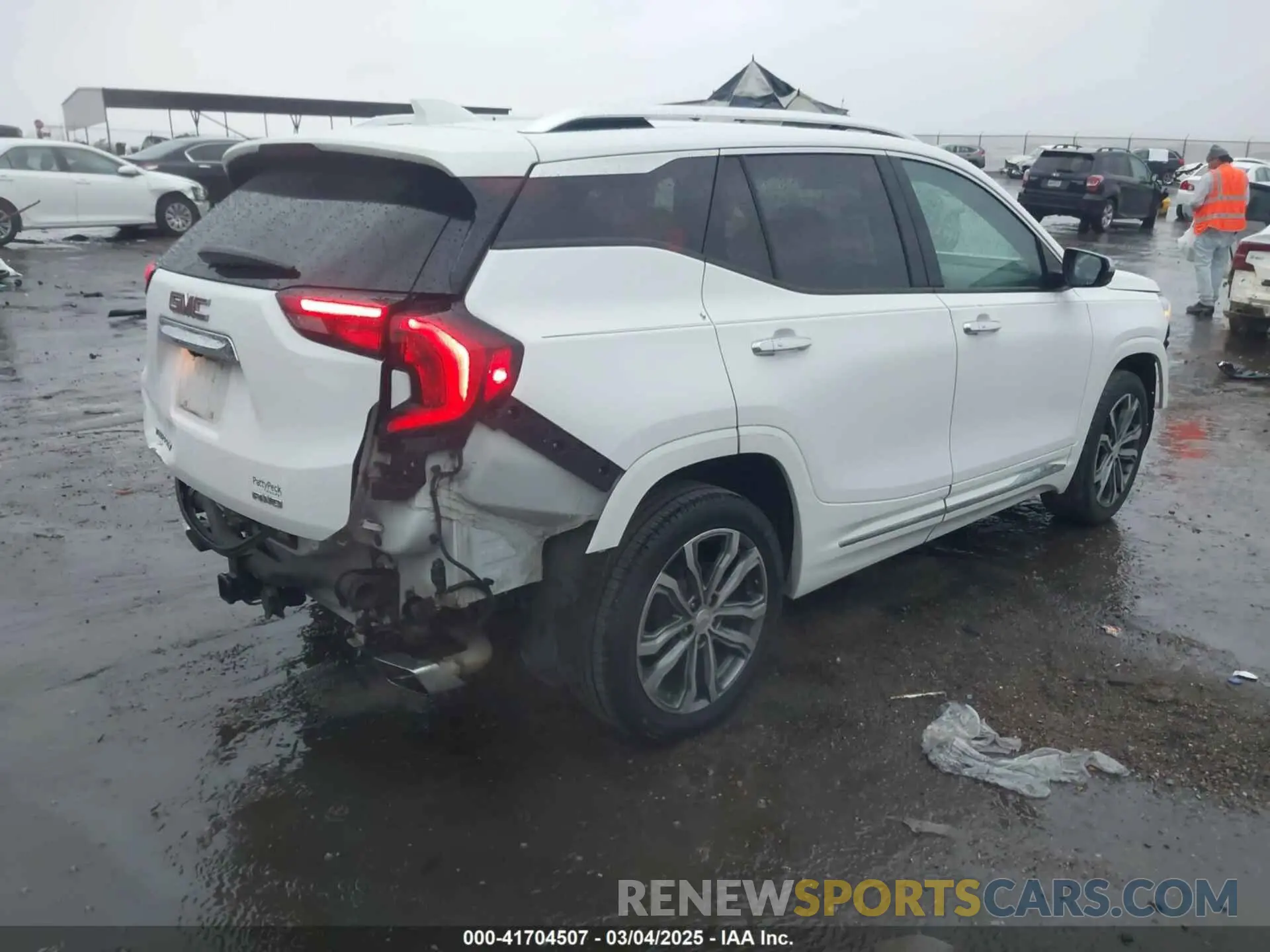 4 Photograph of a damaged car 3GKALXEX9LL288252 GMC TERRAIN 2020