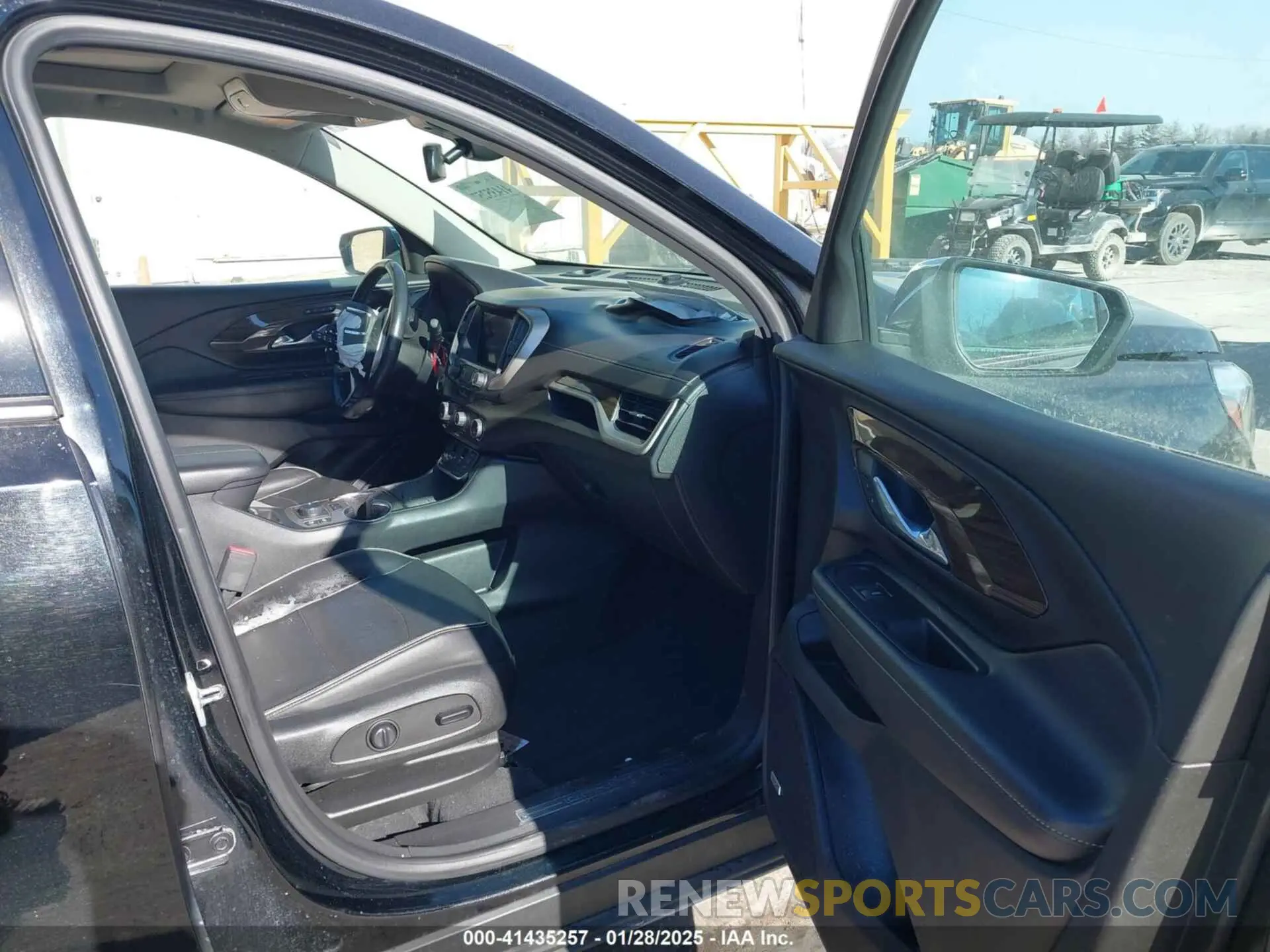 5 Photograph of a damaged car 3GKALXEXXLL142250 GMC TERRAIN 2020